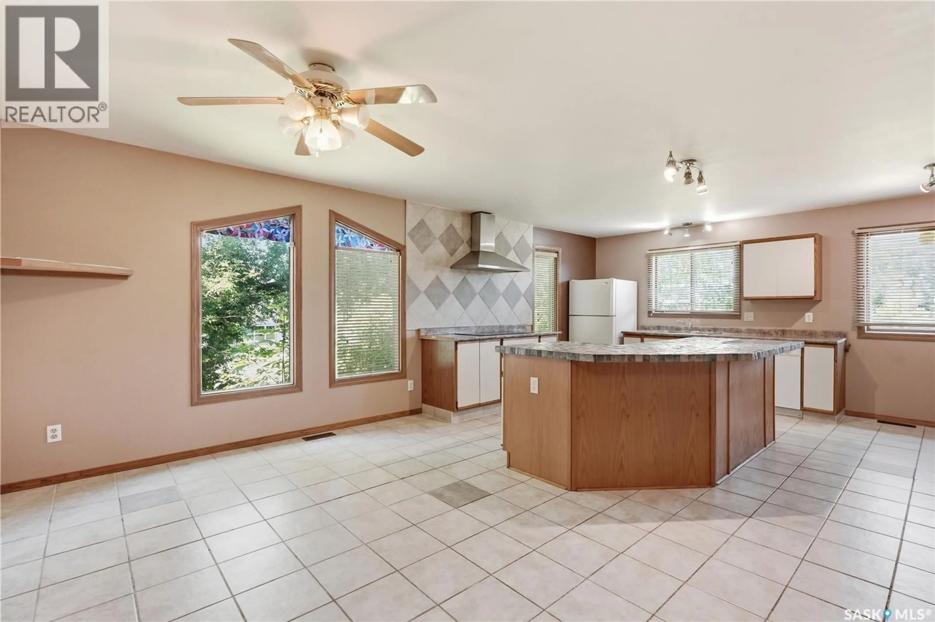 Open concept kitchen, ceramic/tile floor for 218 MAIN STREET, Young Saskatchewan S0K4Y0