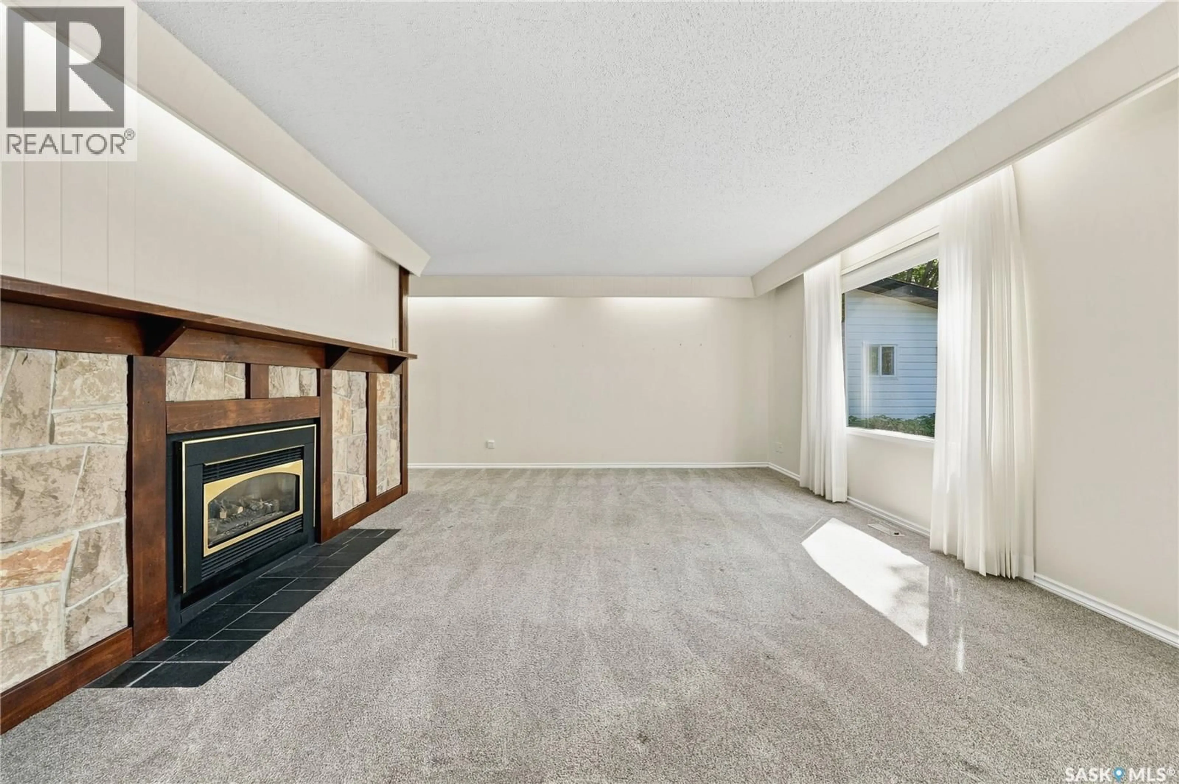 Unknown for 725 7TH STREET, Saskatoon Saskatchewan S7H0Y1