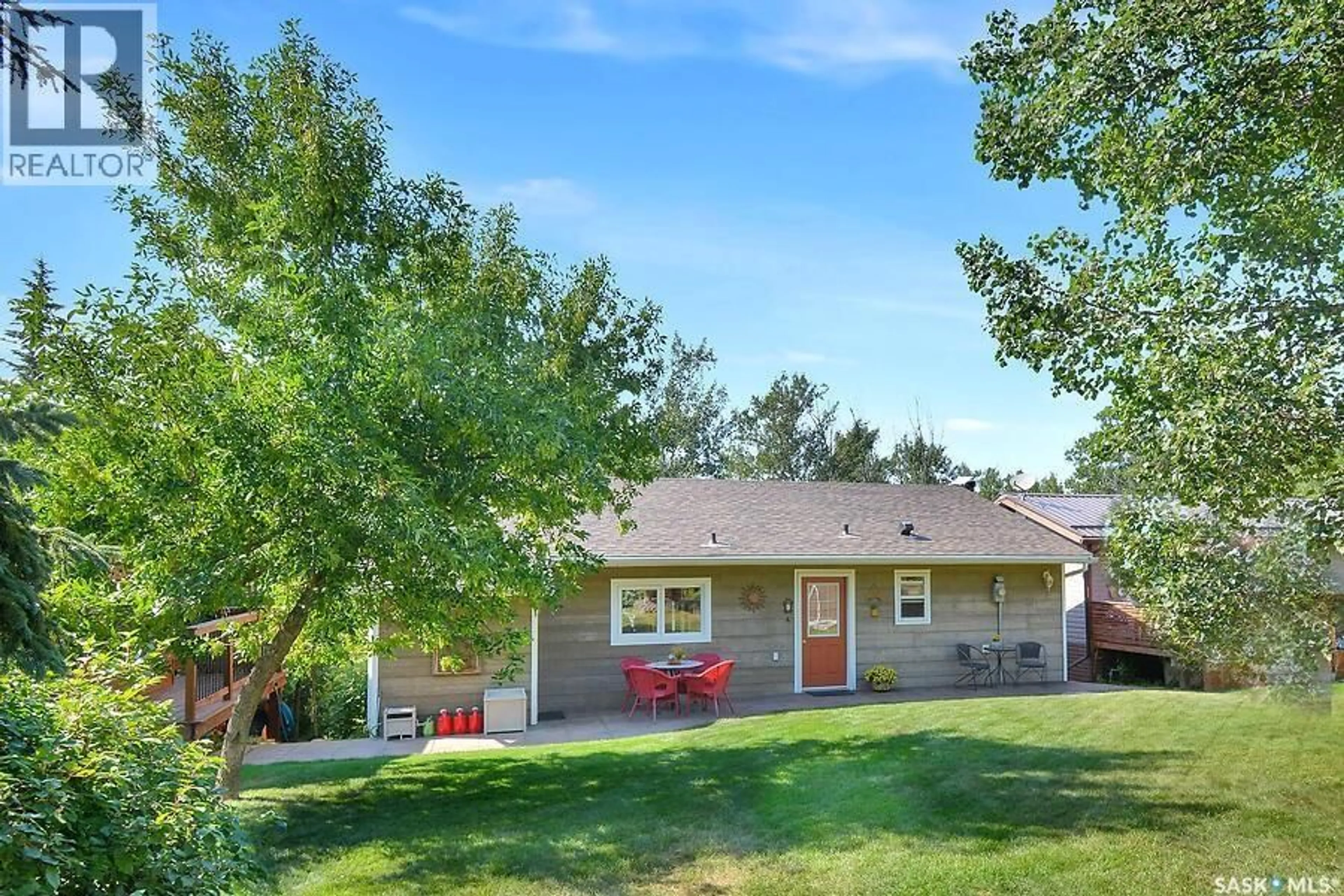 Home with vinyl exterior material, street for 3316 POINT DRIVE, Wakaw Lake Saskatchewan S0K4P0