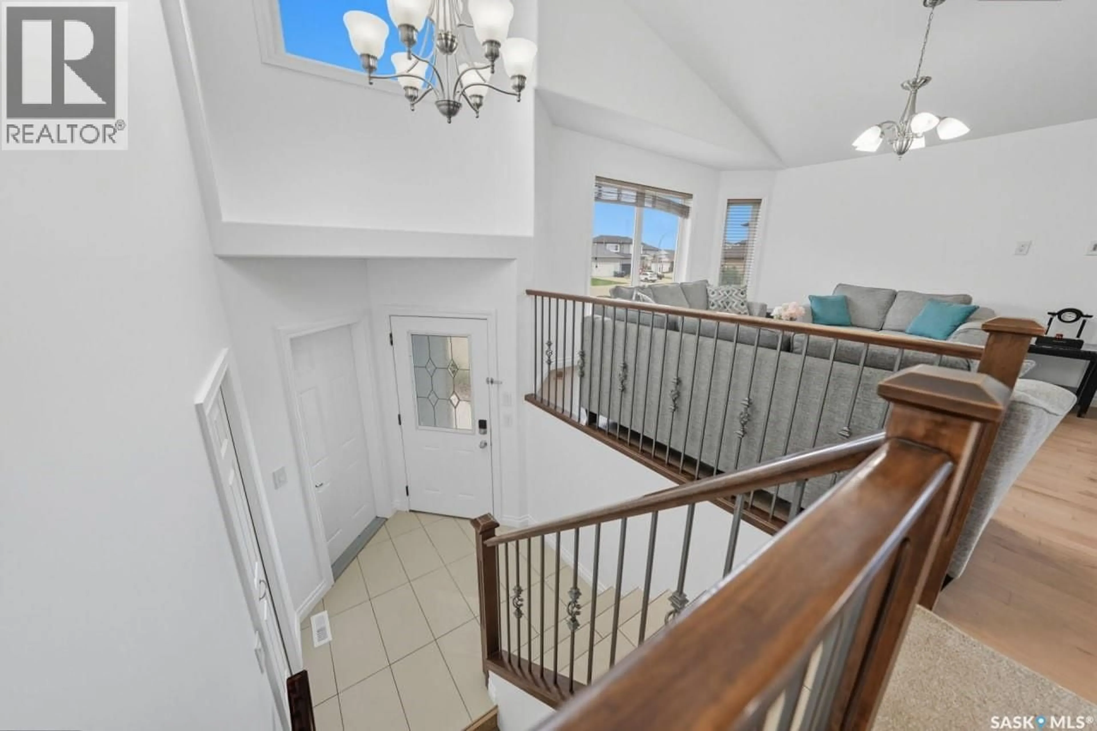 Stairs for 455 HASTINGS CRESCENT, Saskatoon Saskatchewan S7V0C8