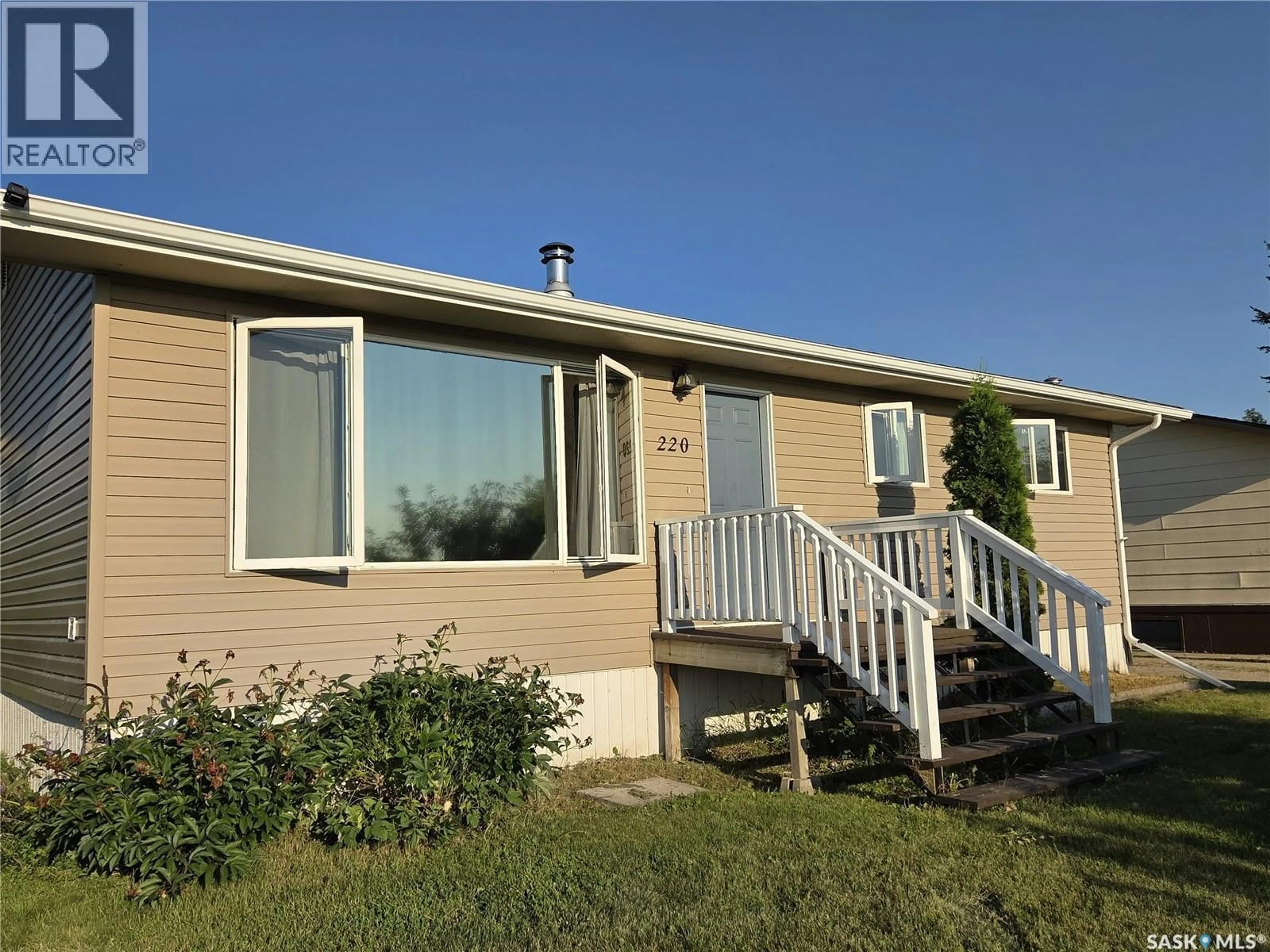 Home with vinyl exterior material, unknown for 220 4TH STREET, Wadena Saskatchewan S0A4J0
