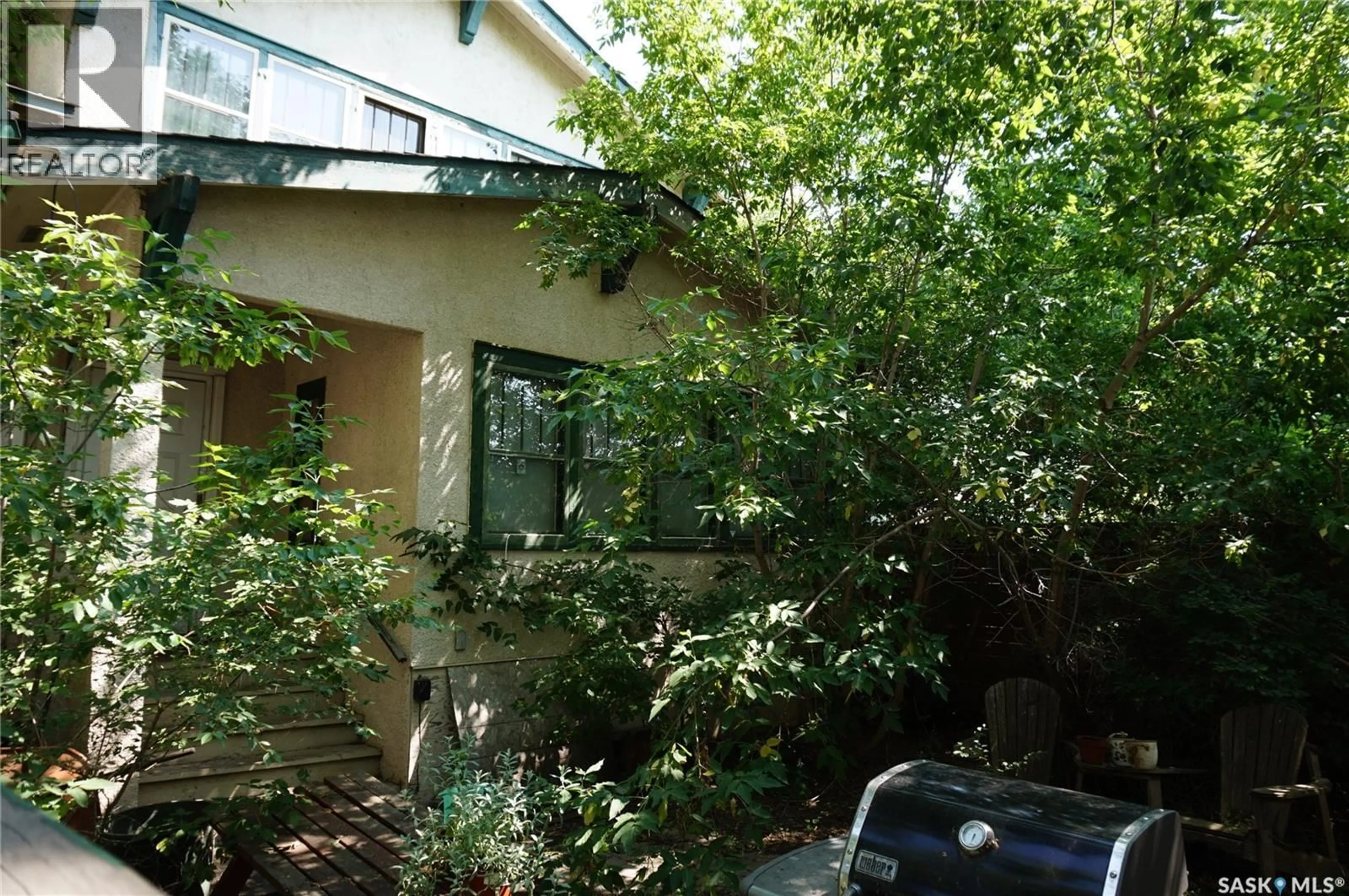 Patio, street for 3 ANGUS CRESCENT, Regina Saskatchewan S4T6N1
