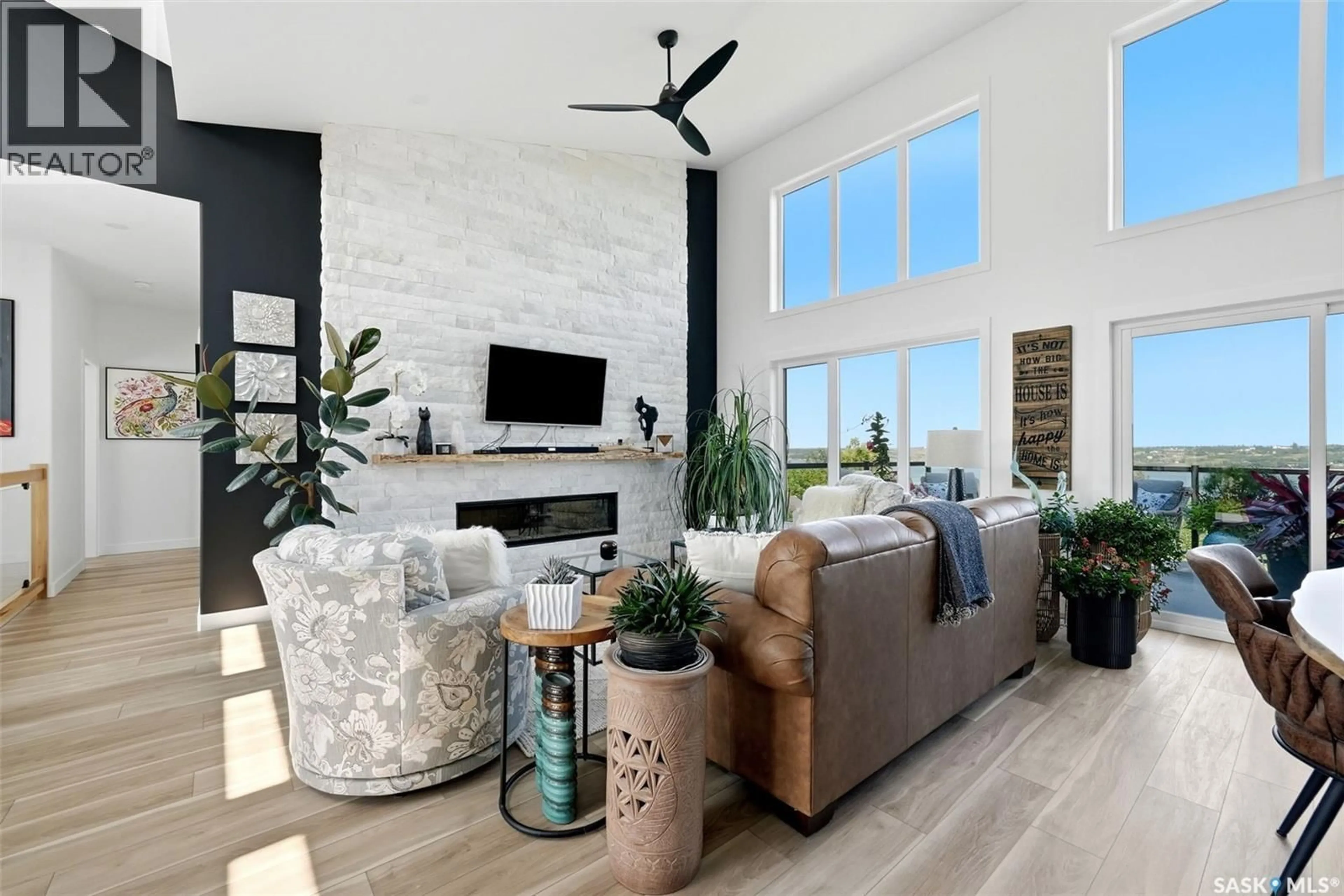 Living room with furniture, ceramic/tile floor for 232 EDGEWOOD DRIVE, Buena Vista Saskatchewan S2V1C3
