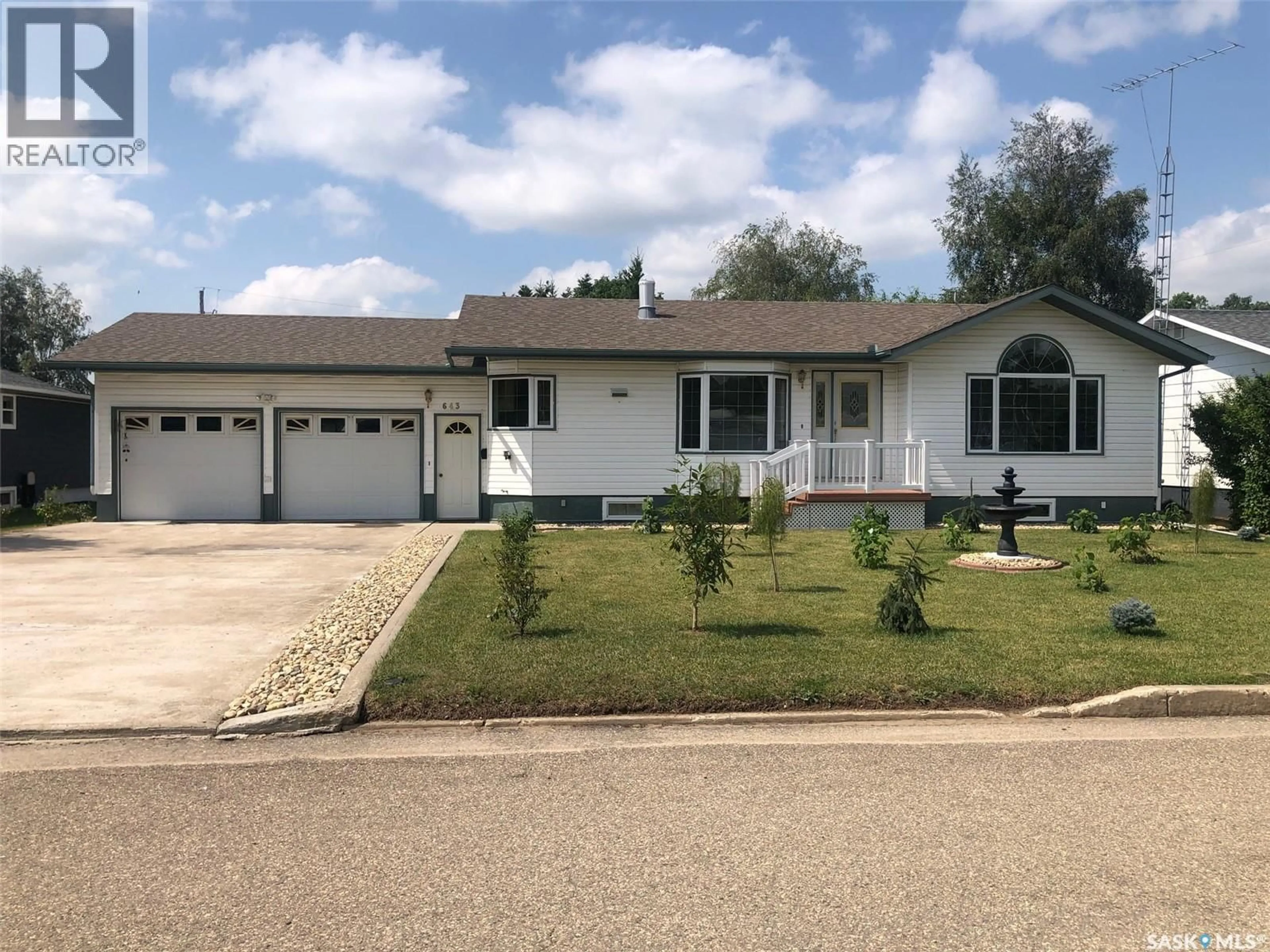 Home with vinyl exterior material, street for 643 2ND STREET, Preeceville Saskatchewan S0A3B0