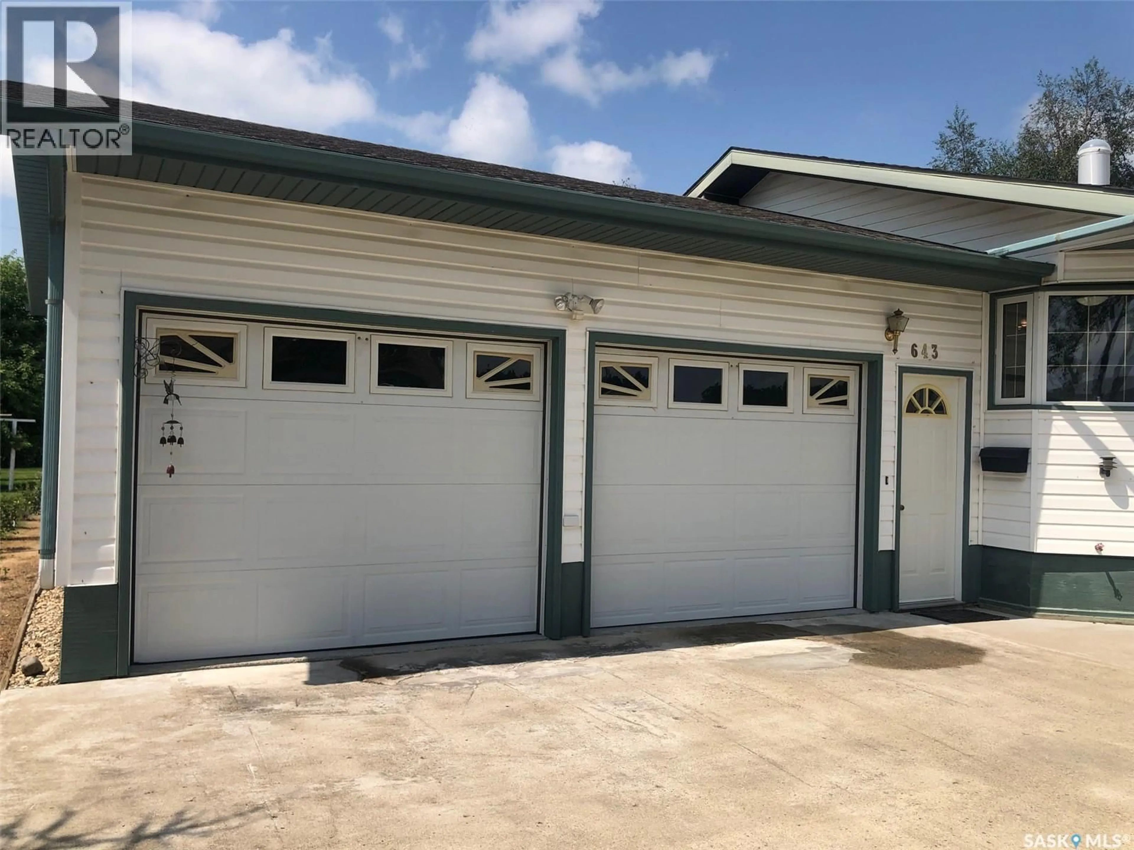 Indoor garage for 643 2ND STREET, Preeceville Saskatchewan S0A3B0
