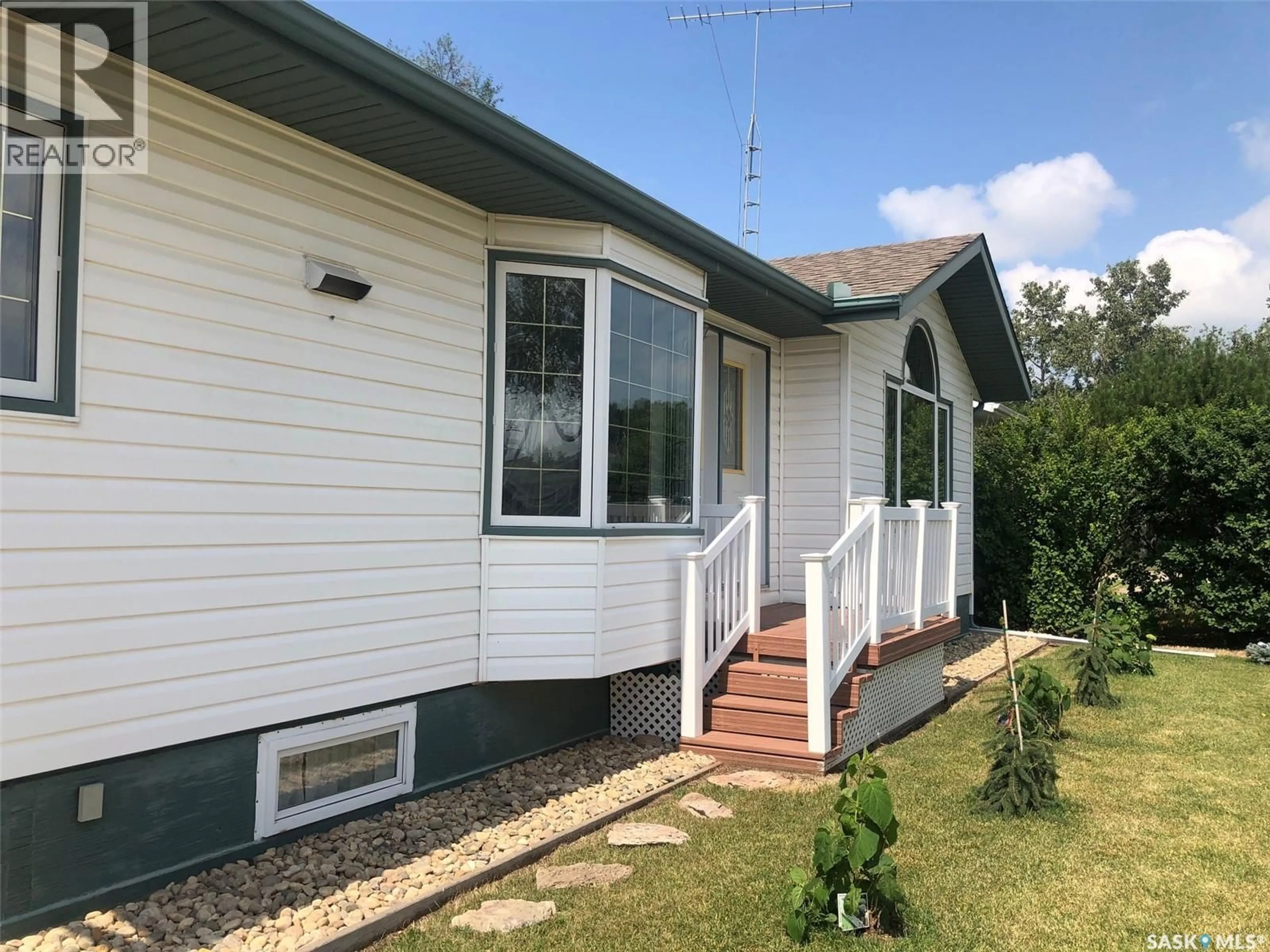 Home with vinyl exterior material, street for 643 2ND STREET, Preeceville Saskatchewan S0A3B0