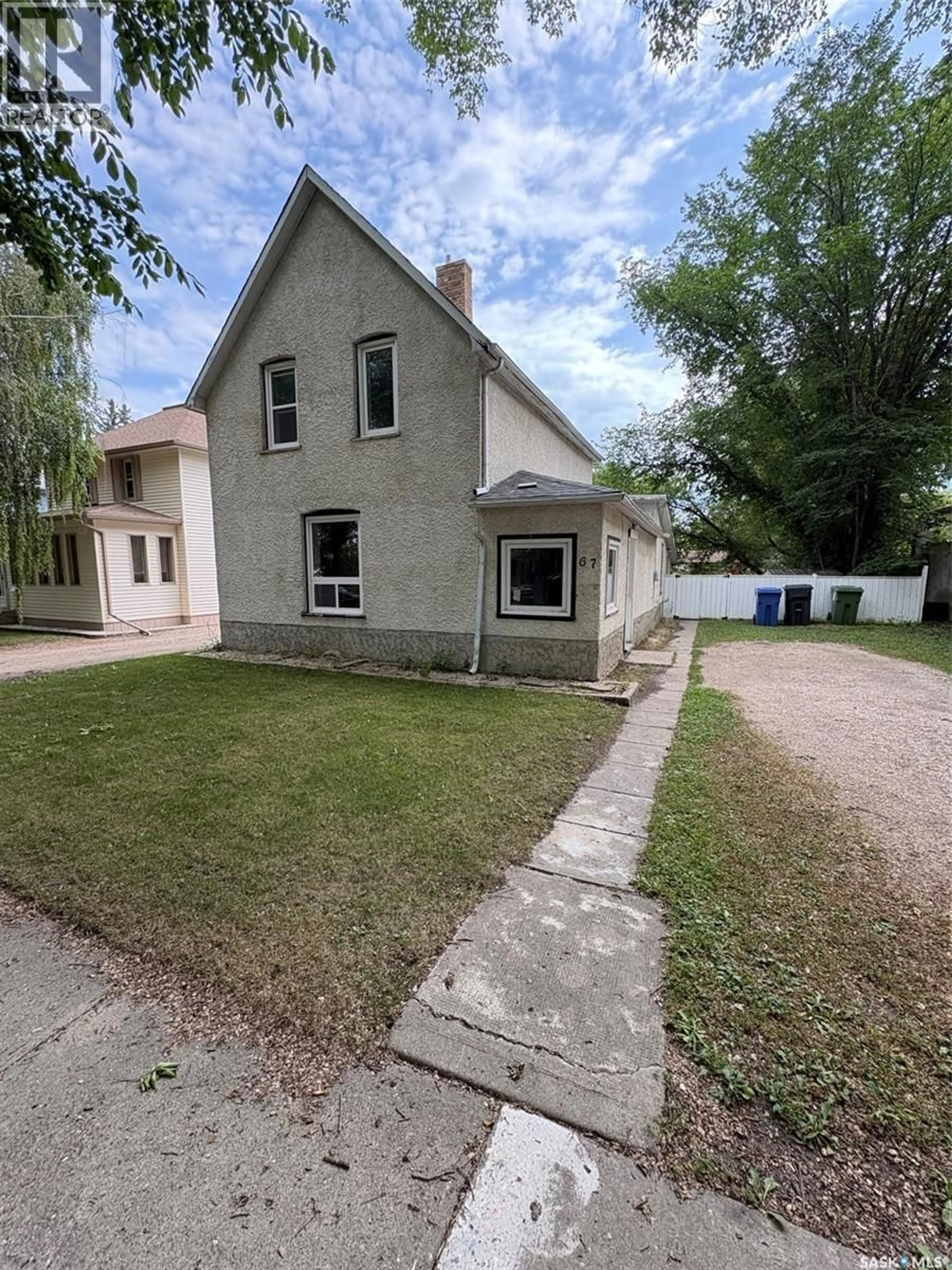 A pic from outside/outdoor area/front of a property/back of a property/a pic from drone, street for 67 ASSINIBOIA AVENUE, Yorkton Saskatchewan S3N1N7
