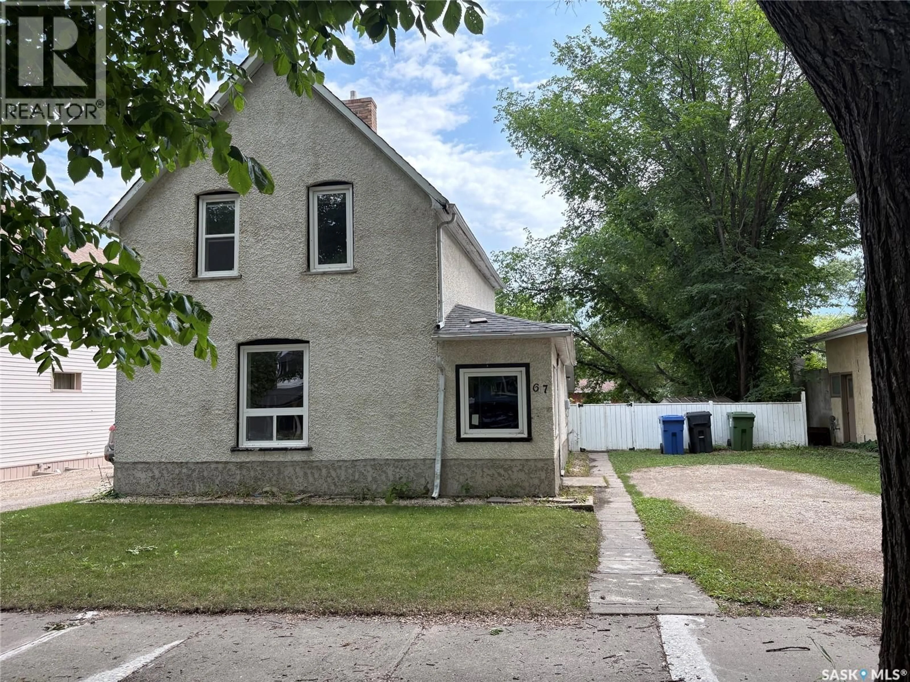 A pic from outside/outdoor area/front of a property/back of a property/a pic from drone, street for 67 ASSINIBOIA AVENUE, Yorkton Saskatchewan S3N1N7