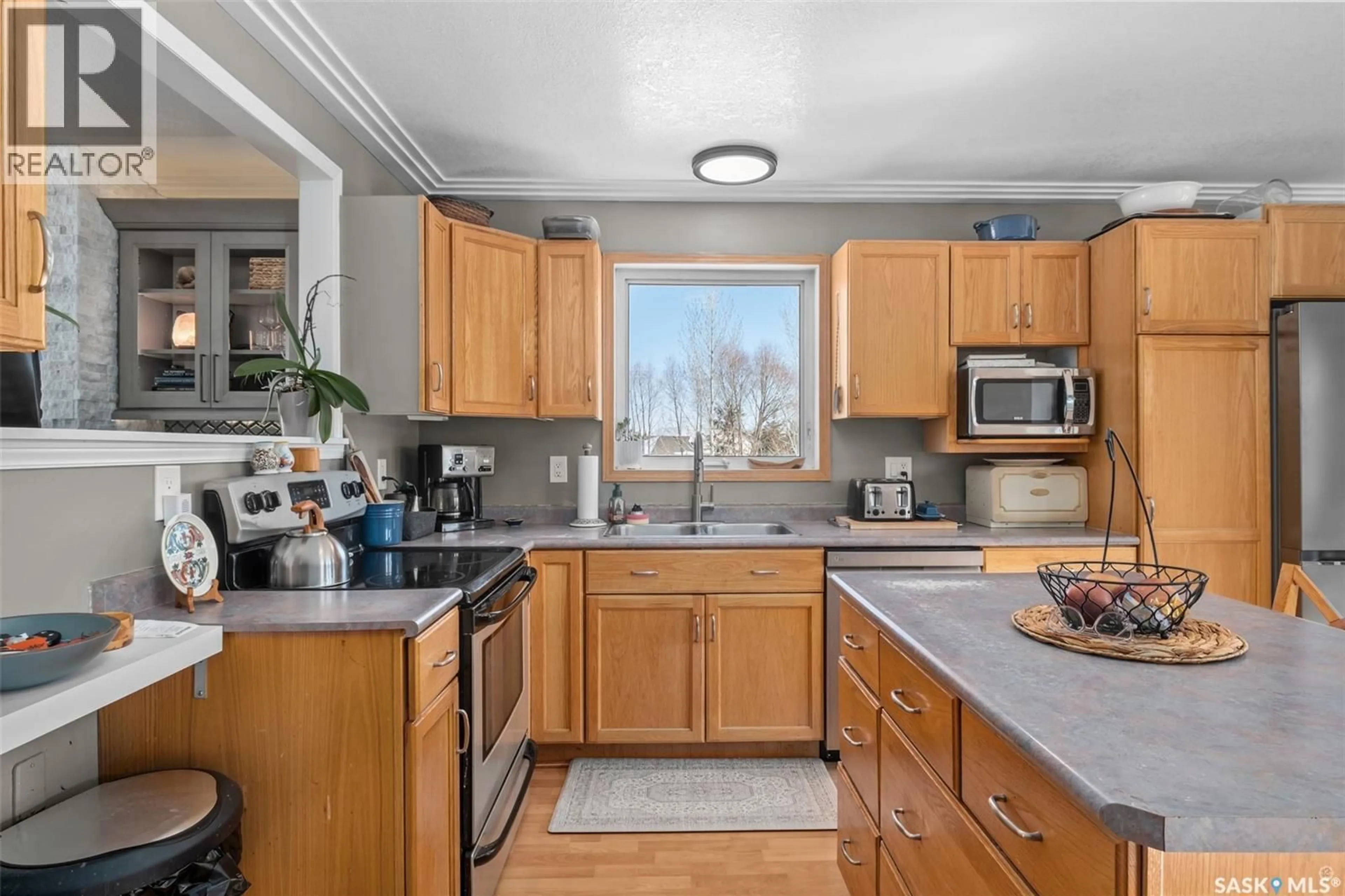 Standard kitchen, unknown for 808 LAKERIDGE DRIVE, Buckland Rm No. 491 Saskatchewan S6V5R3