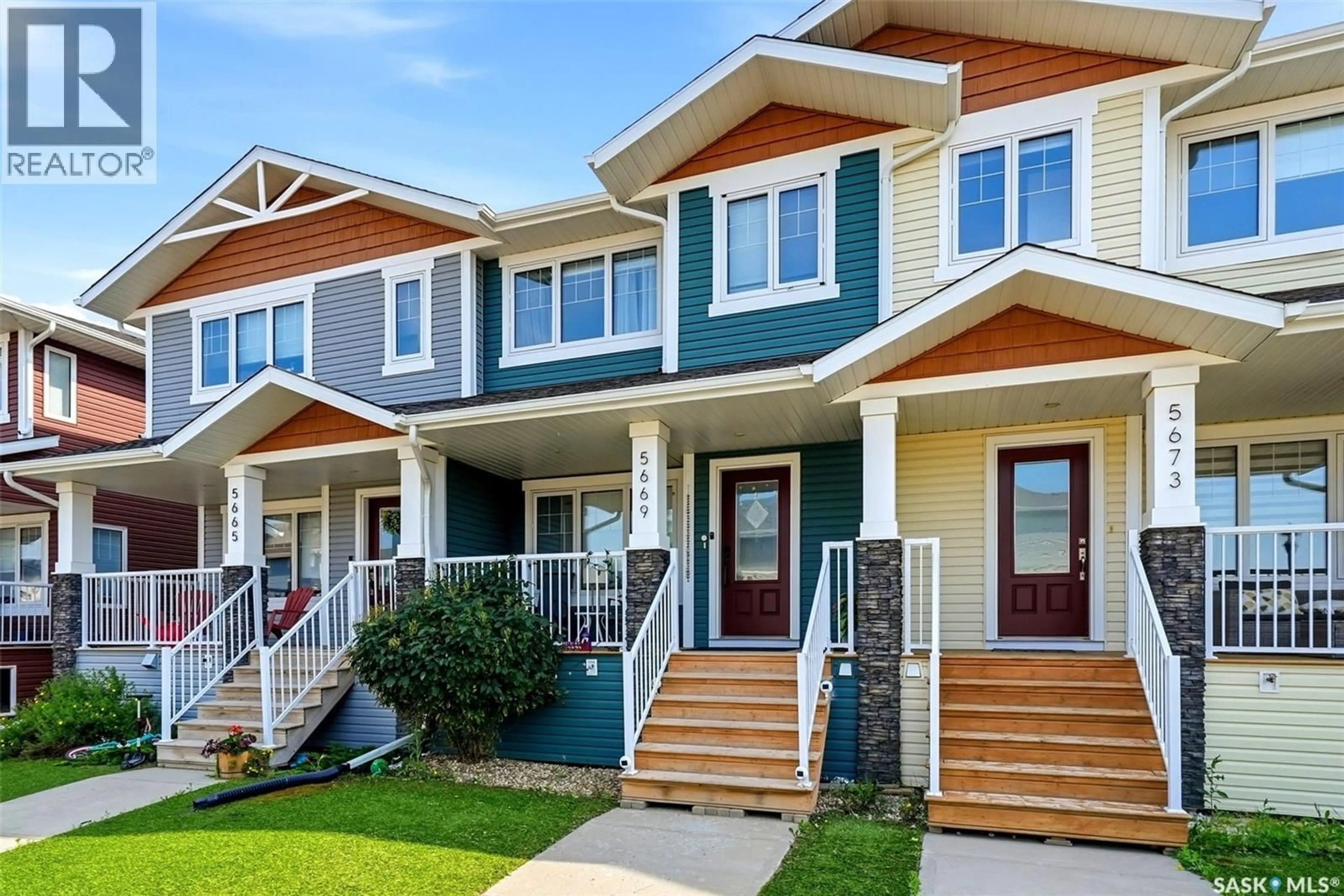 Home with vinyl exterior material, street for 5669 CEDERHOLM AVENUE, Regina Saskatchewan S4W0M9