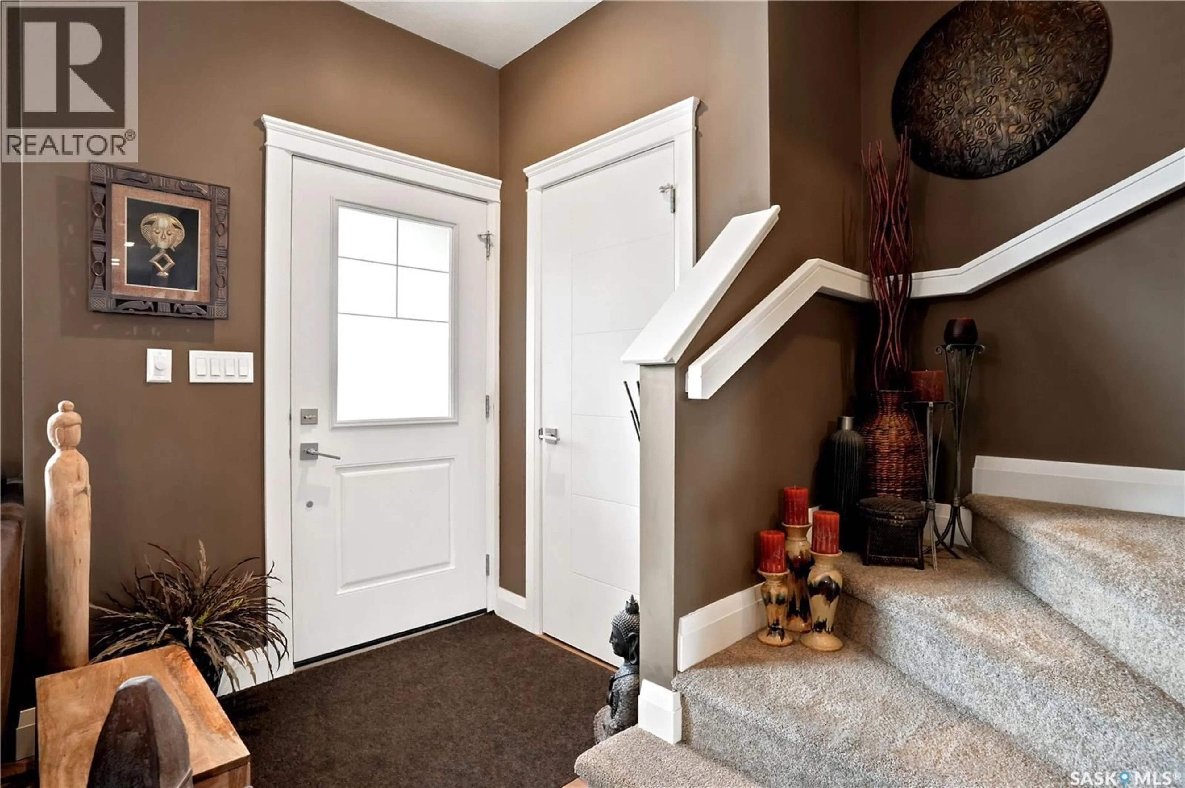 Indoor entryway for 5413 GREEN SILVERBERRY DRIVE, Regina Saskatchewan S4V3M5