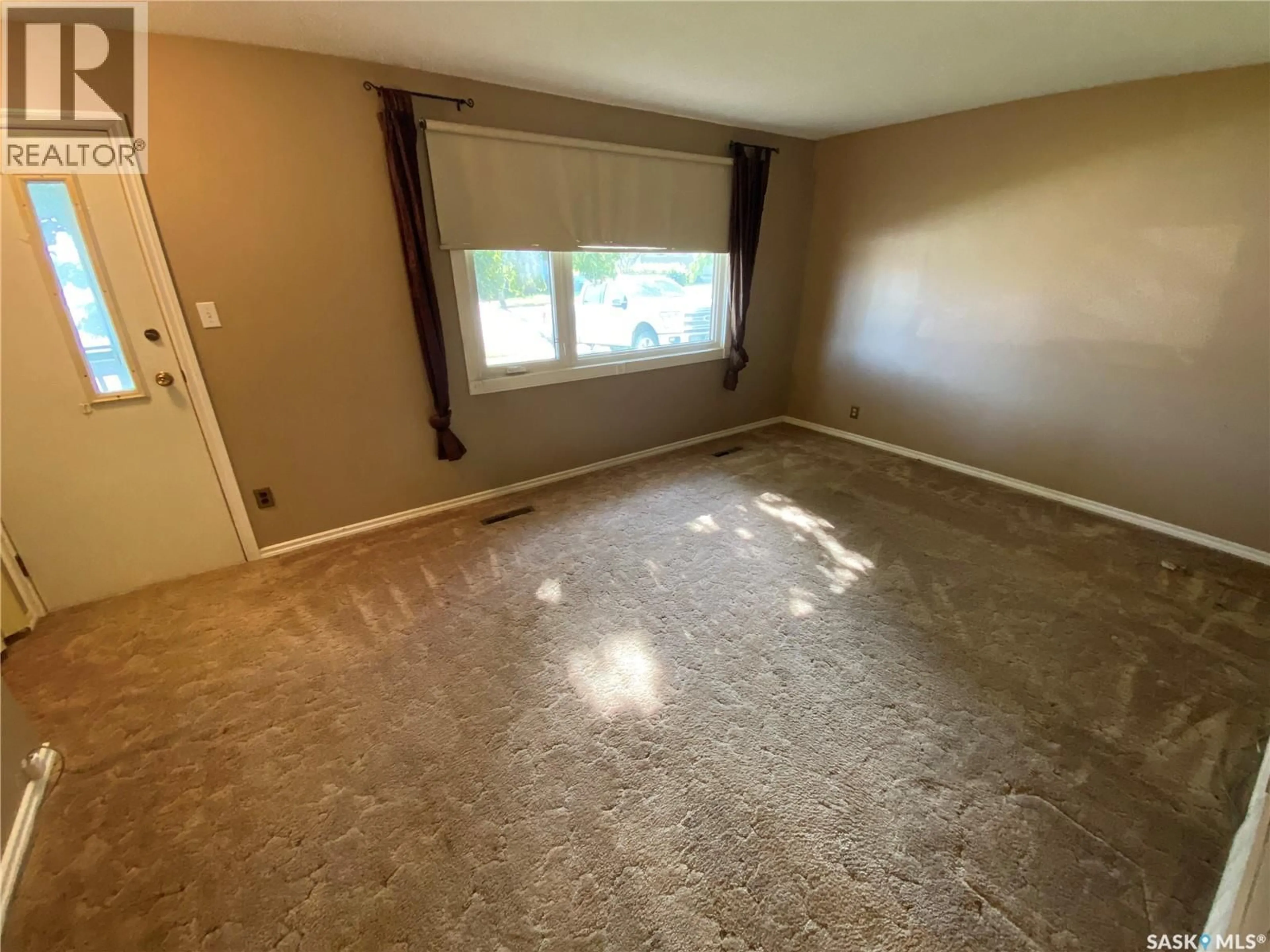 A pic of a room for 386 4TH AVENUE, Yorkton Saskatchewan S3N1B6