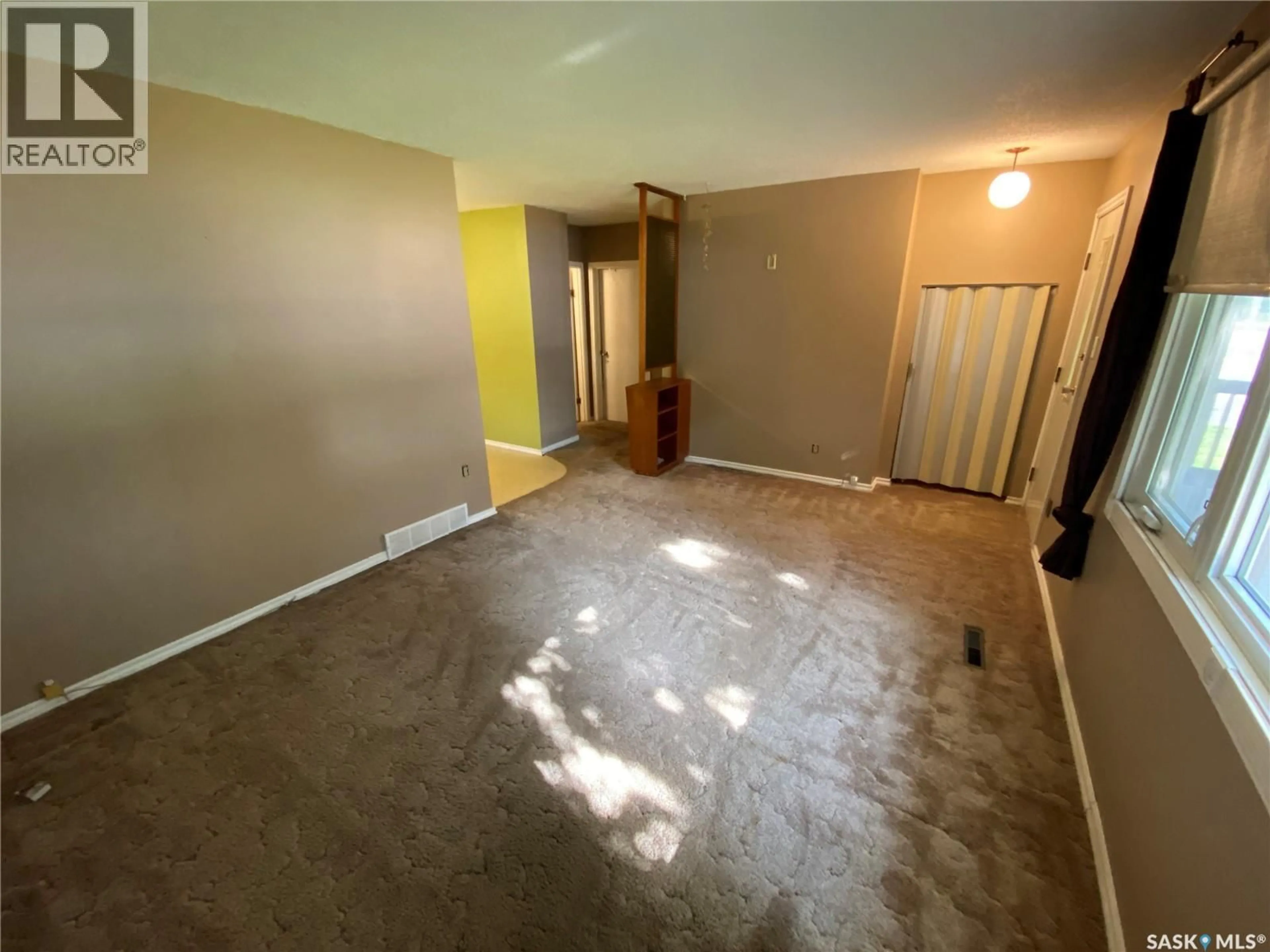 A pic of a room for 386 4TH AVENUE, Yorkton Saskatchewan S3N1B6