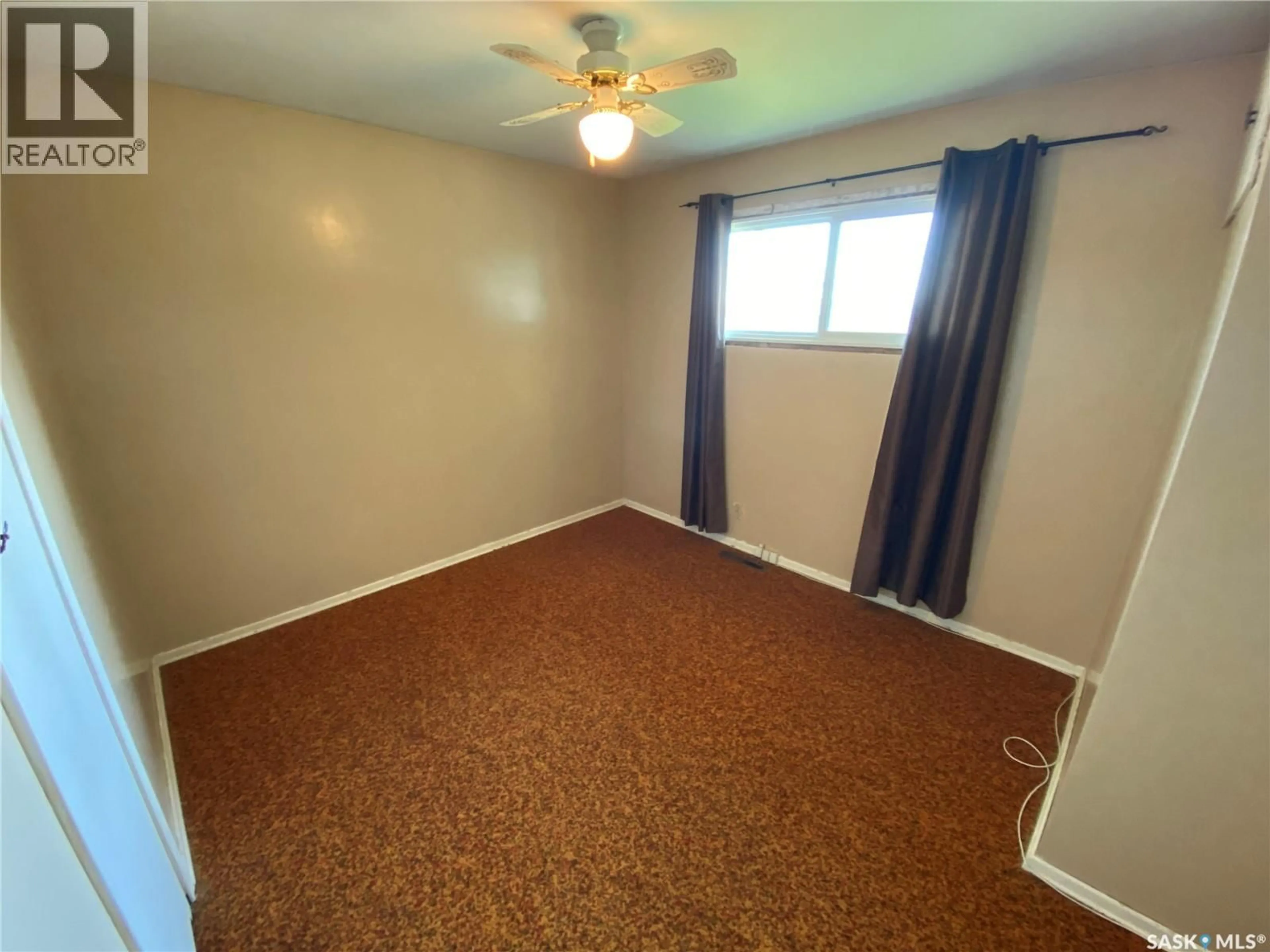 A pic of a room for 386 4TH AVENUE, Yorkton Saskatchewan S3N1B6