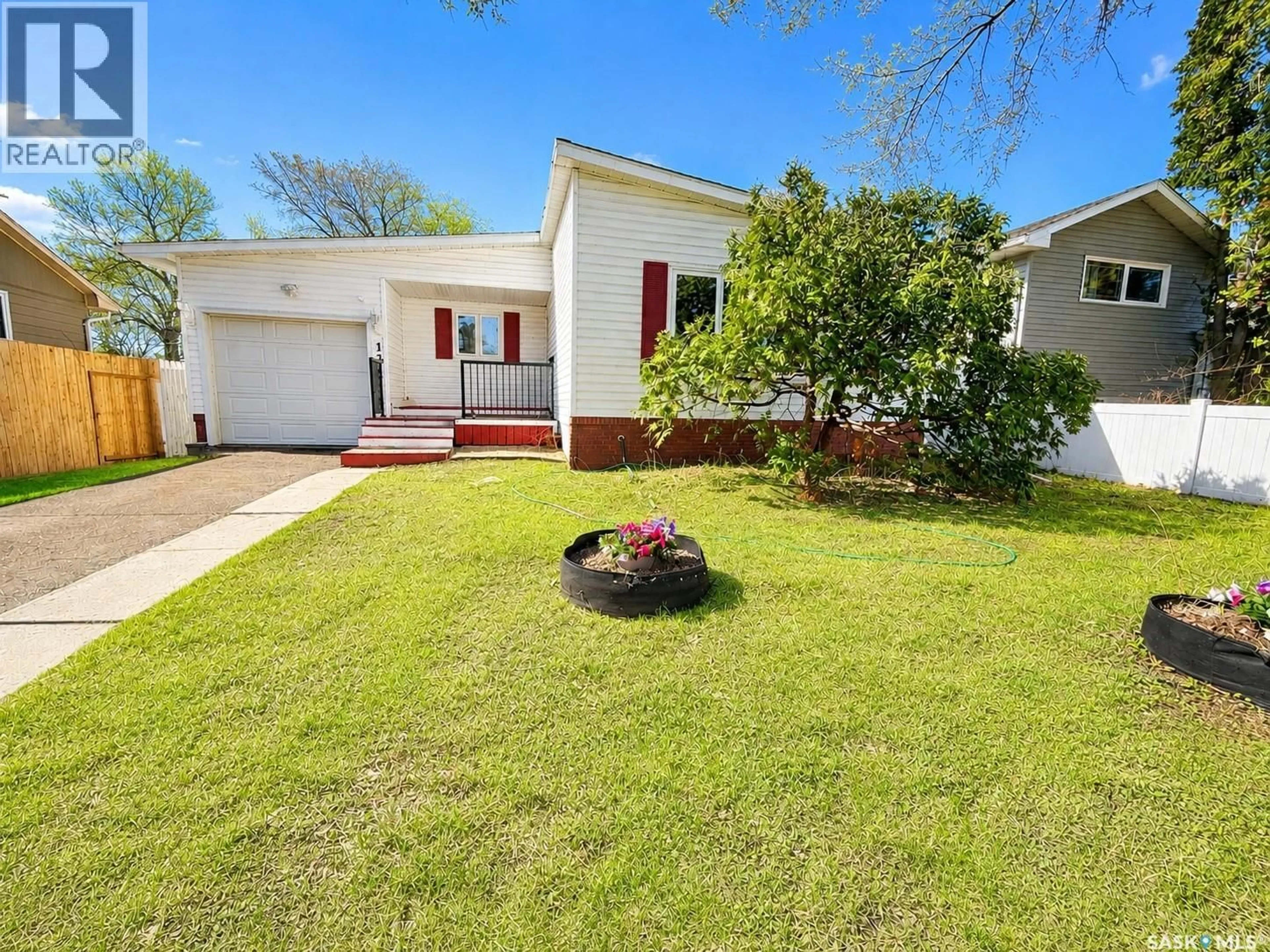 A pic from outside/outdoor area/front of a property/back of a property/a pic from drone, street for 1321 JUBILEE AVENUE, Regina Saskatchewan S4S3S8