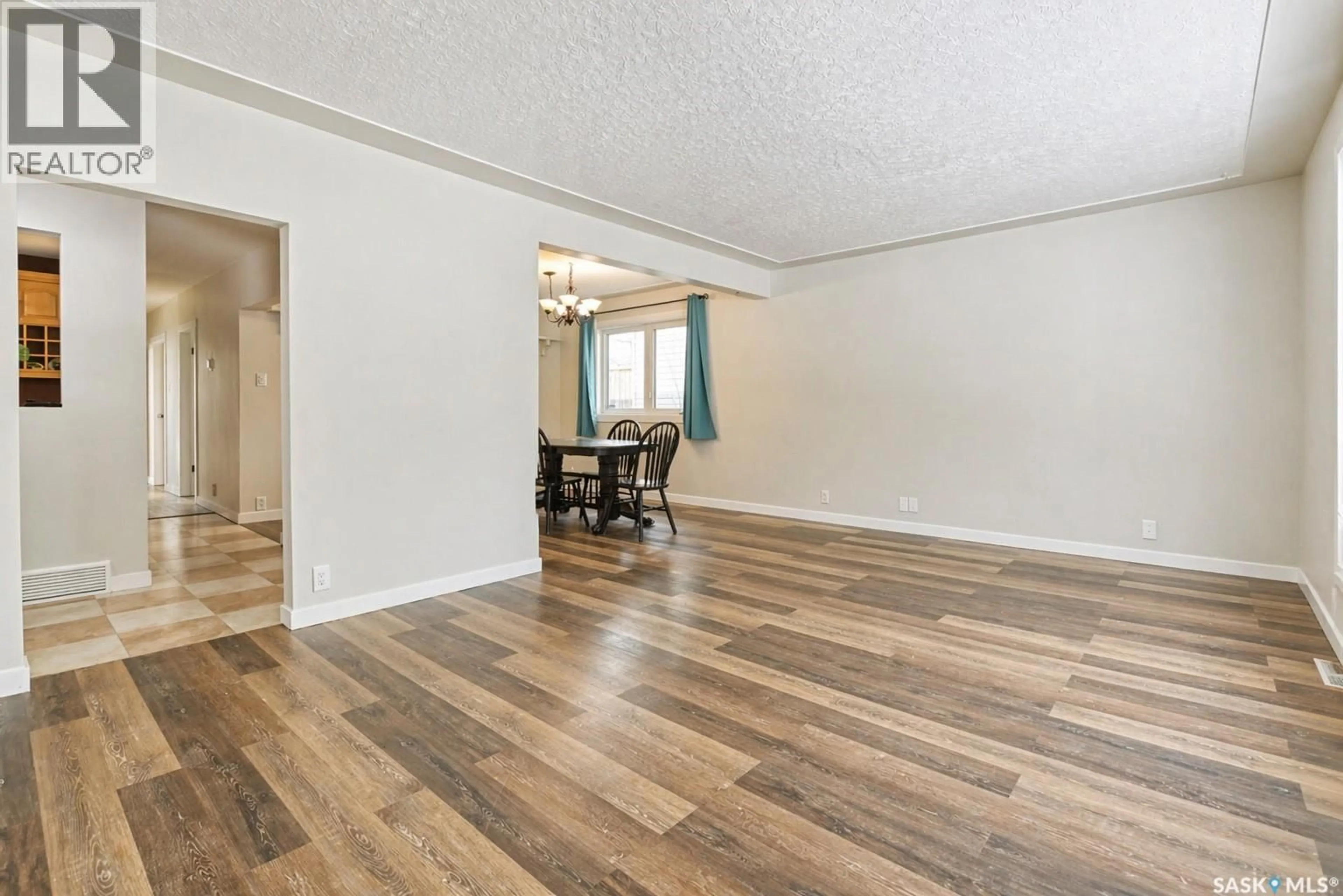 A pic of a room for 1321 JUBILEE AVENUE, Regina Saskatchewan S4S3S8