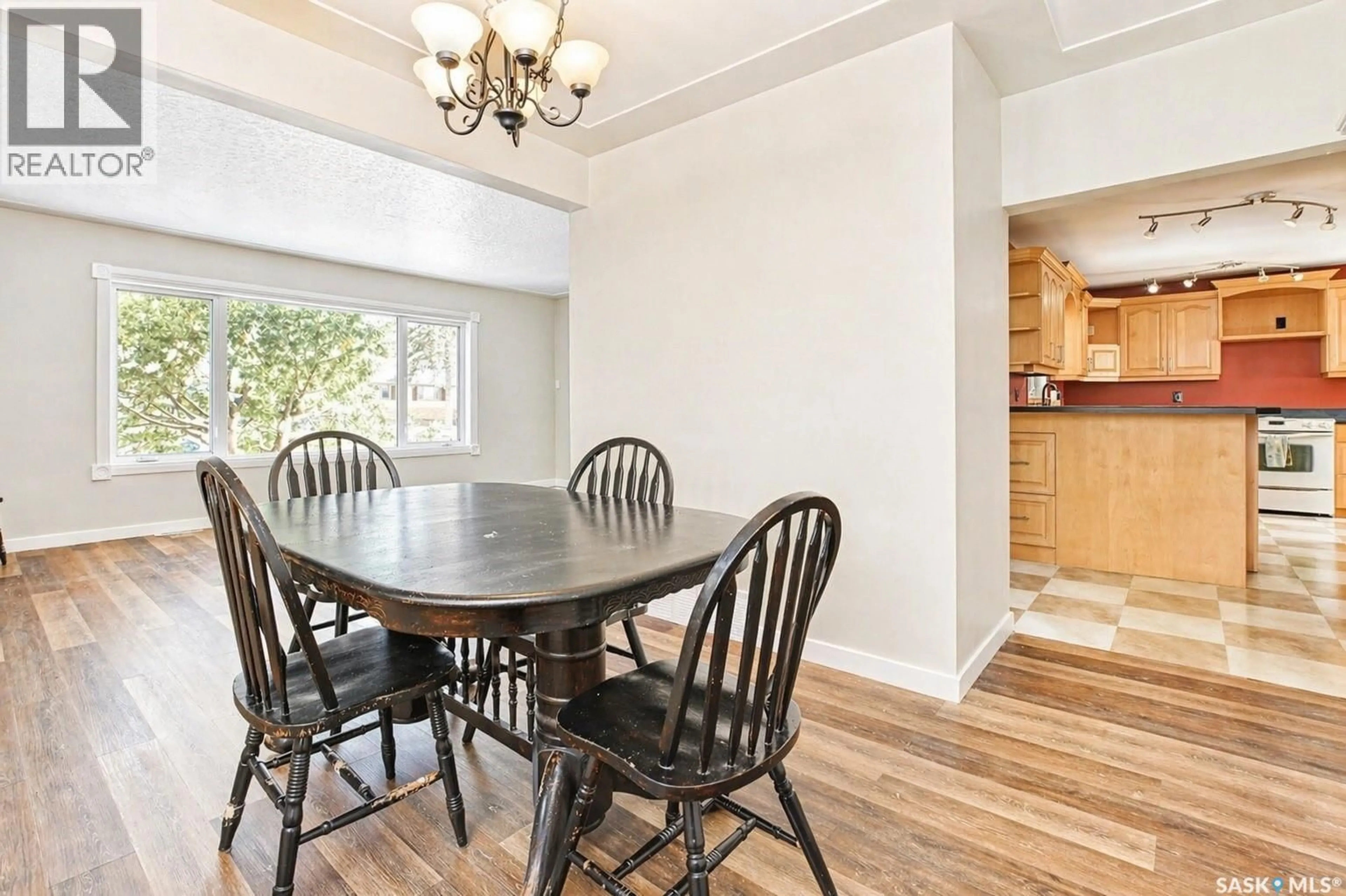 Dining room, wood/laminate floor for 1321 JUBILEE AVENUE, Regina Saskatchewan S4S3S8