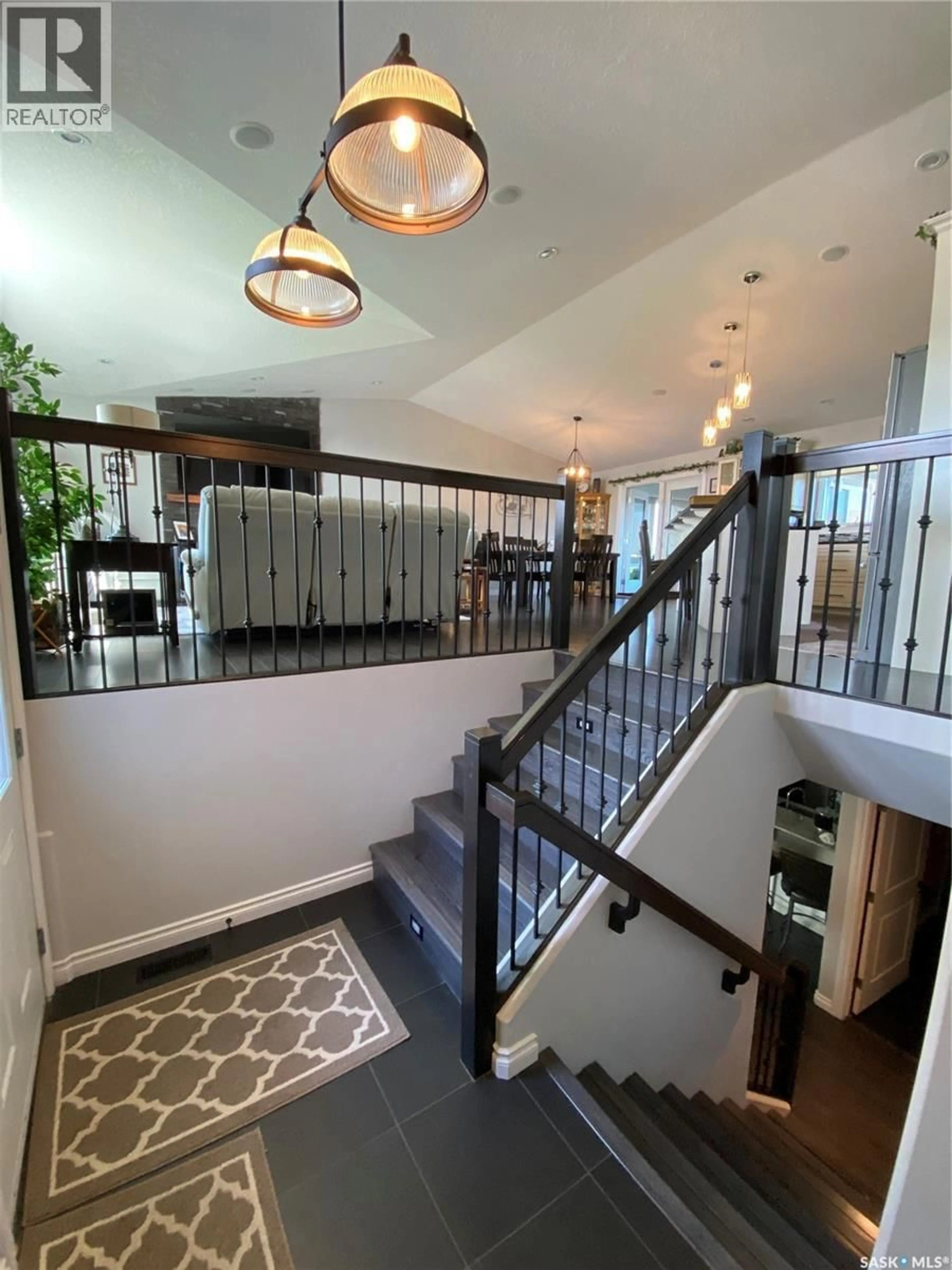 Indoor foyer for 74 MADGE WAY, Yorkton Saskatchewan S3N0X2