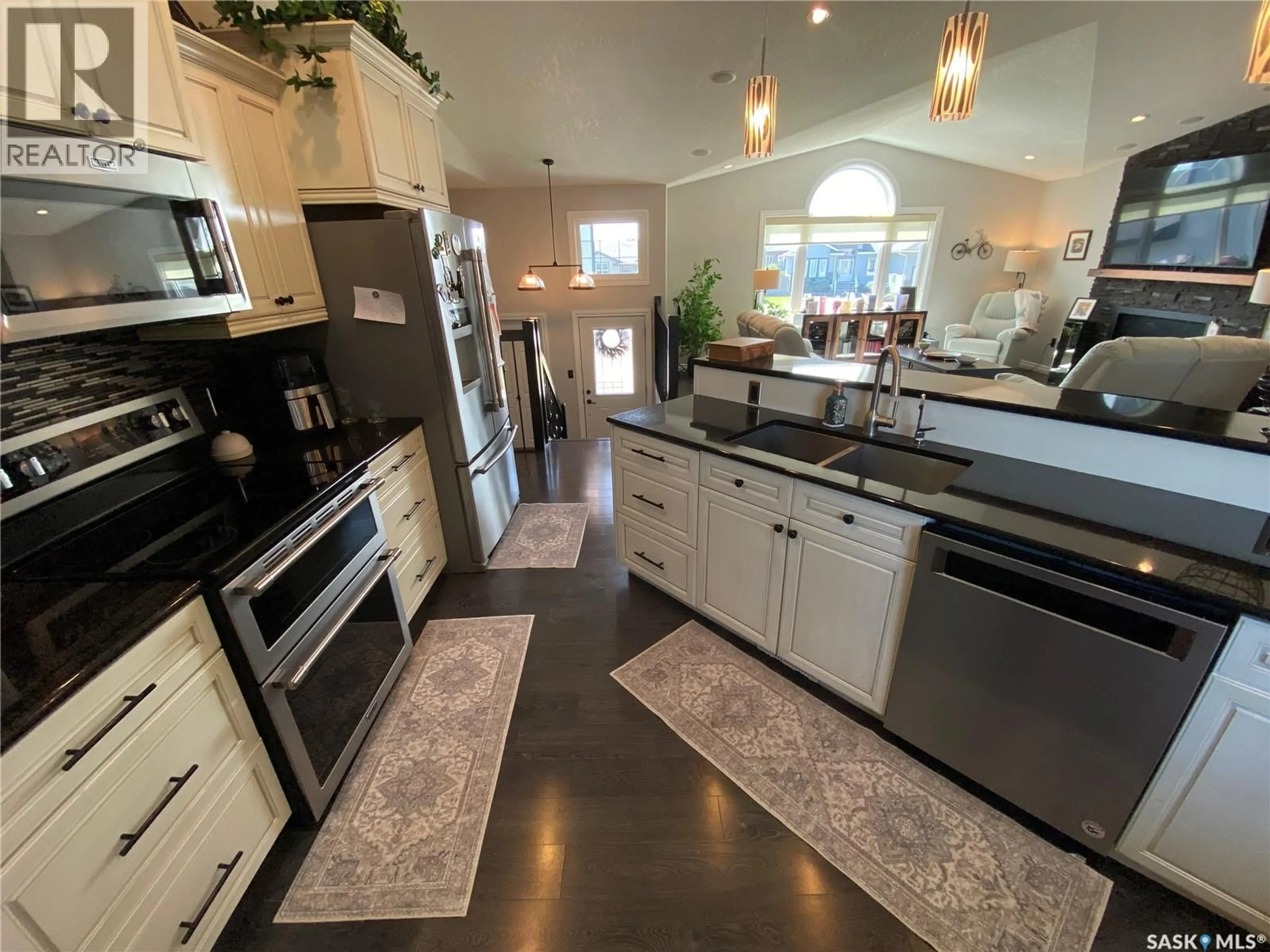 Open concept kitchen, ceramic/tile floor for 74 MADGE WAY, Yorkton Saskatchewan S3N0X2