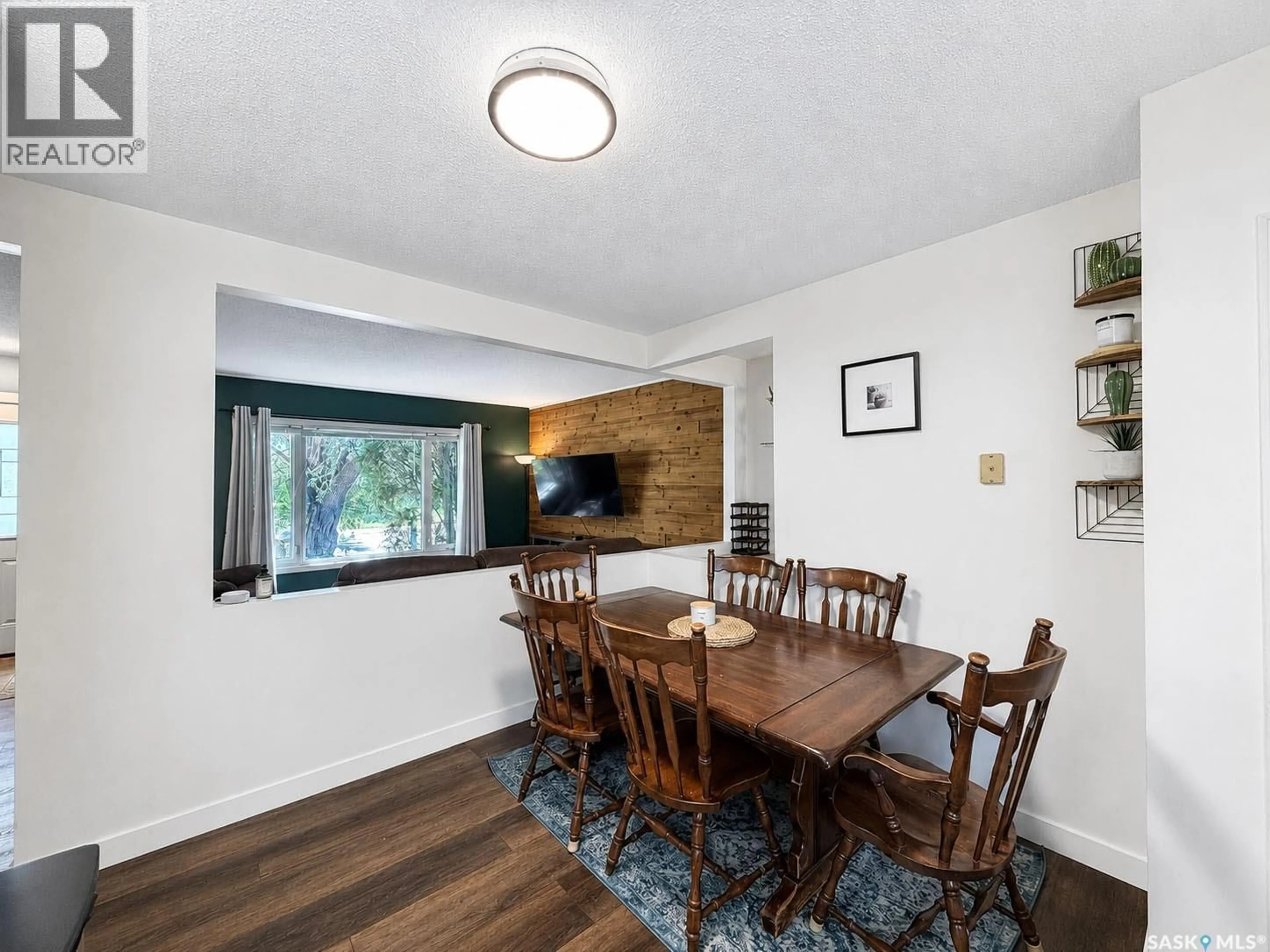 Dining room, wood/laminate floor for 984 BRADSHAW PLACE, Prince Albert Saskatchewan S6V2P4