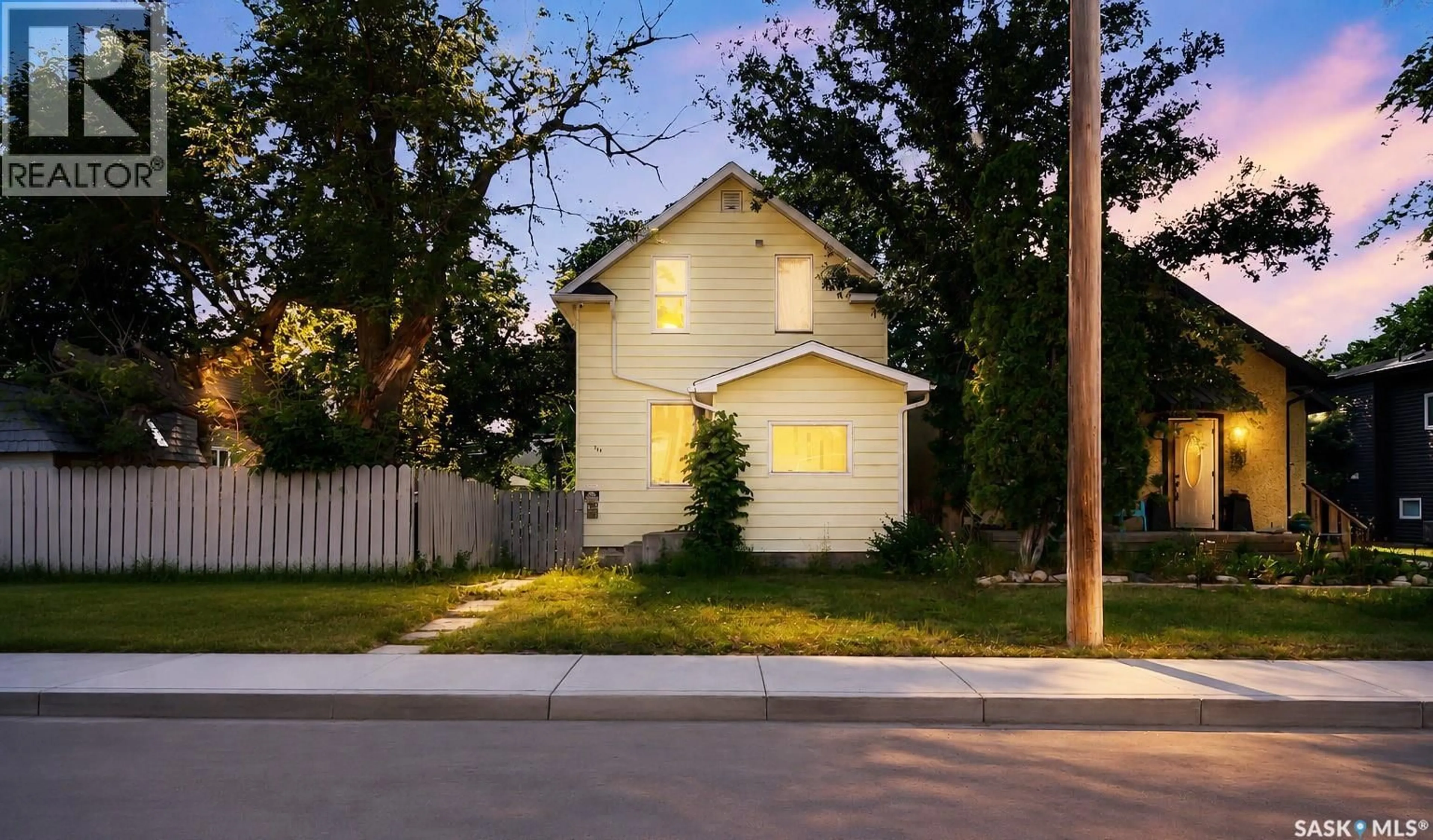 Unknown for 713 L AVENUE, Saskatoon Saskatchewan S7M2H8