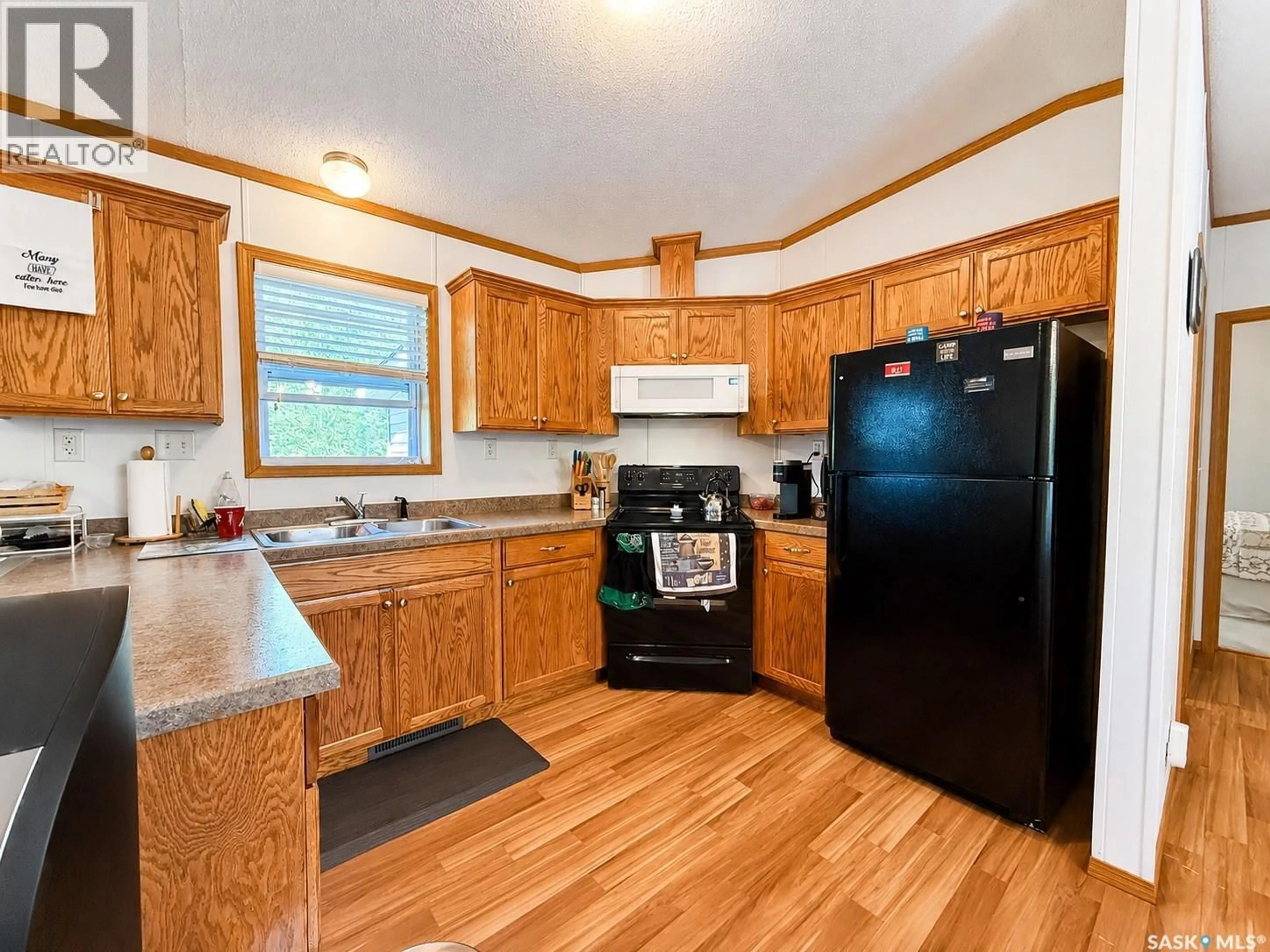 Standard kitchen, unknown for 108 BROWN STREET, Paddockwood Rm No. 520 Saskatchewan S0J1Z0