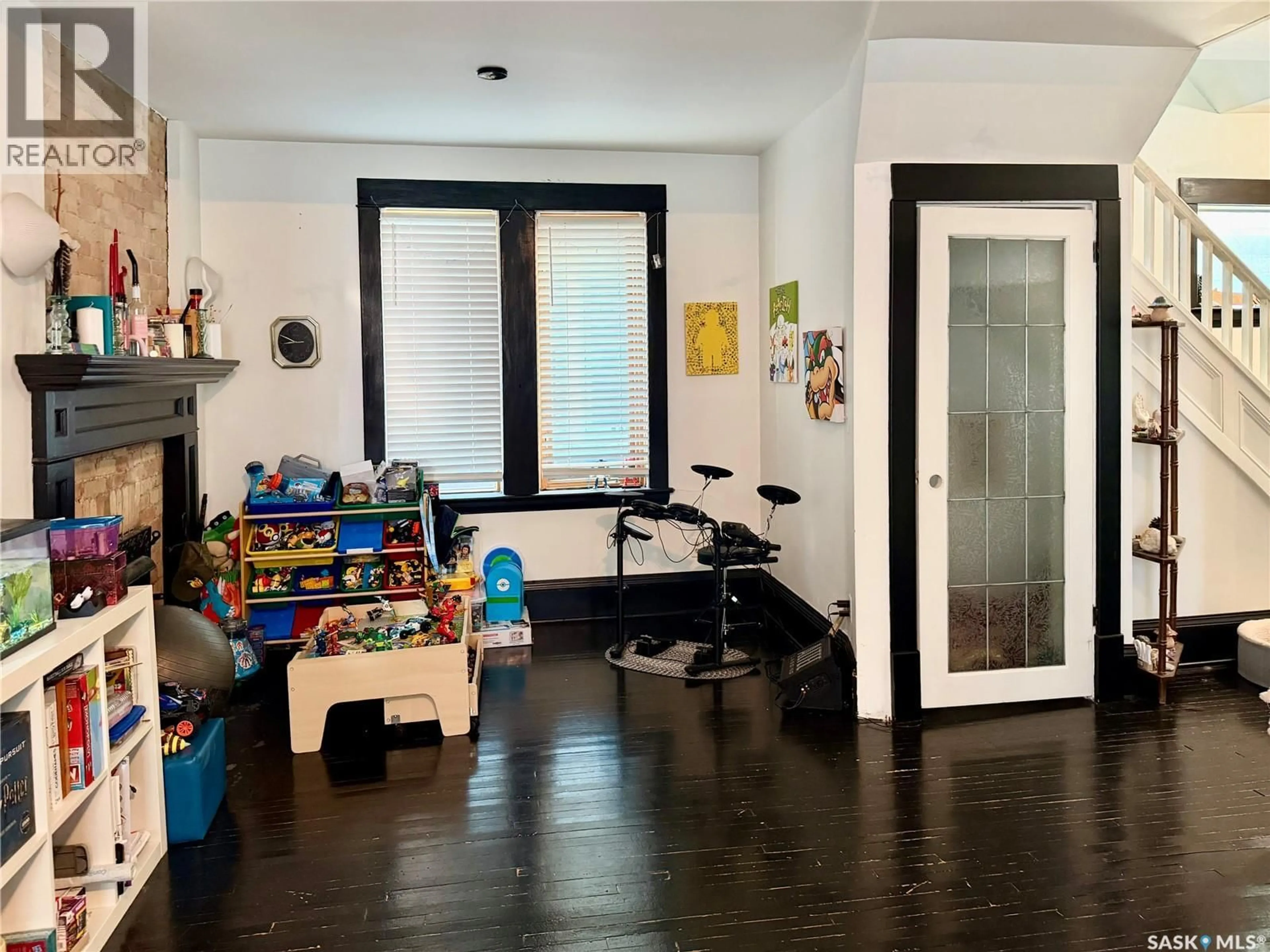 A pic of a room for 2130 RAE STREET, Regina Saskatchewan S4T2E7