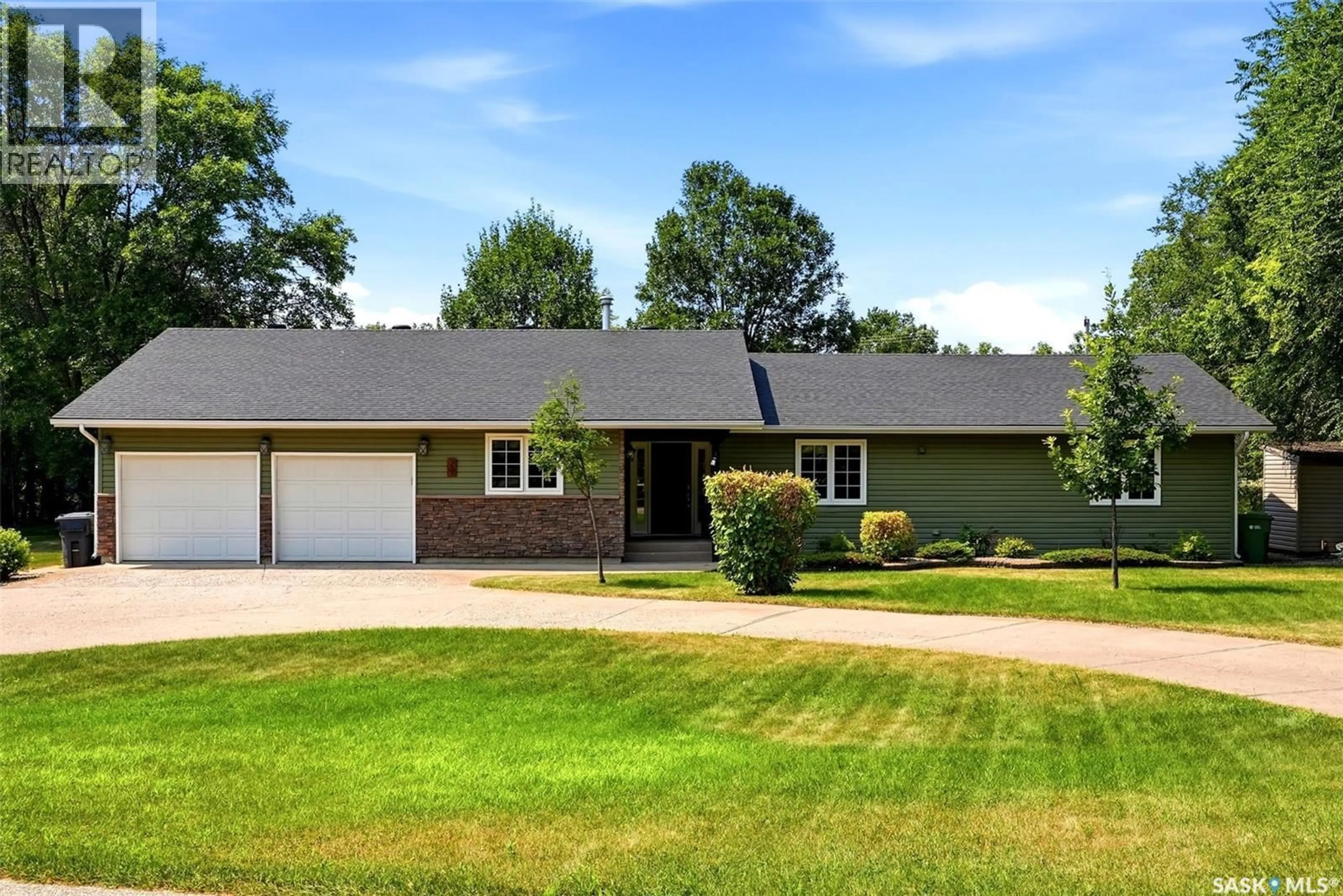 Home with vinyl exterior material, unknown for 29 RIDGEDALE BAY, White City Saskatchewan S4L5B1