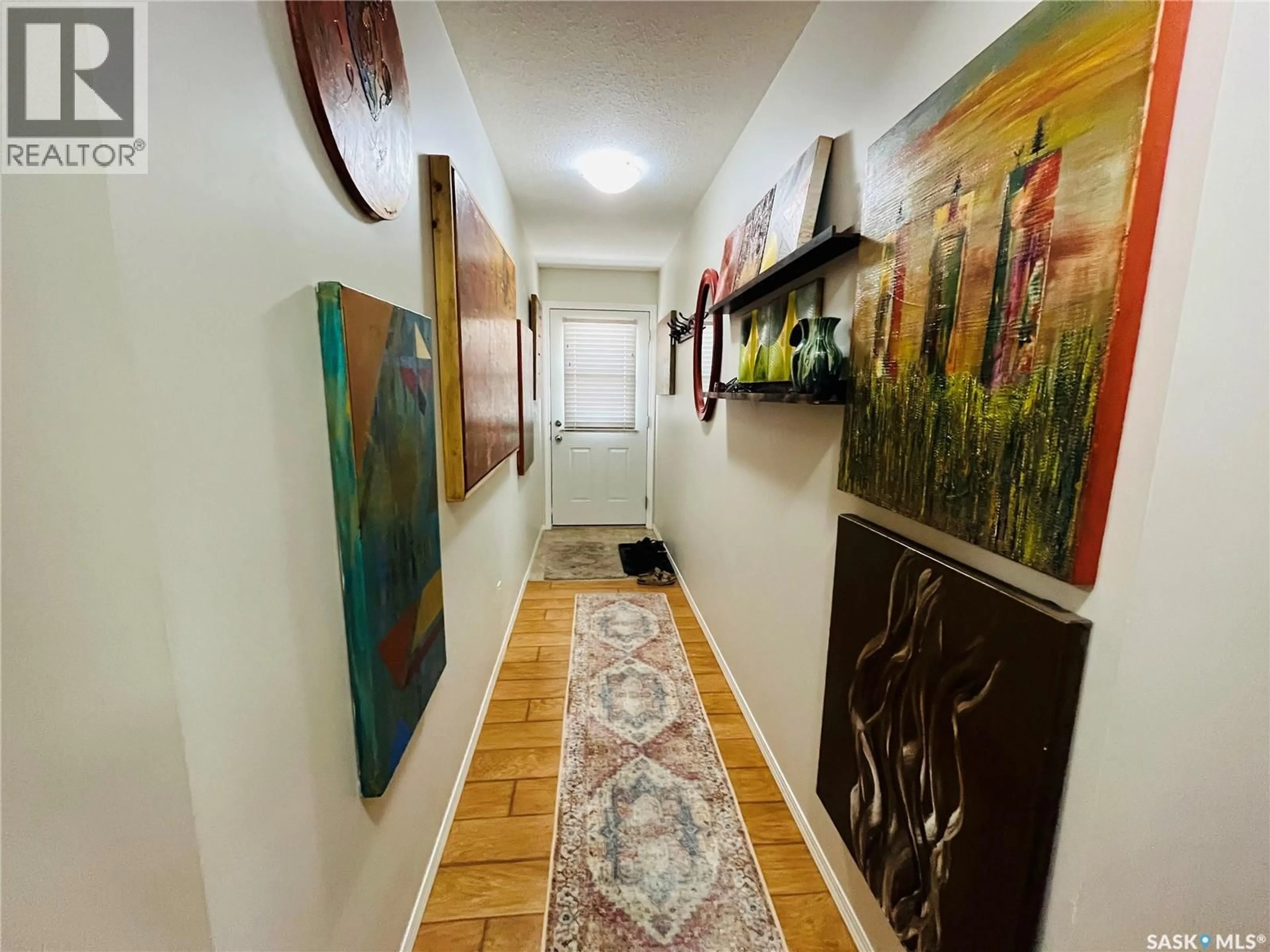 Indoor entryway for 102 825 GLADSTONE STREET E, Swift Current Saskatchewan S9H5P1