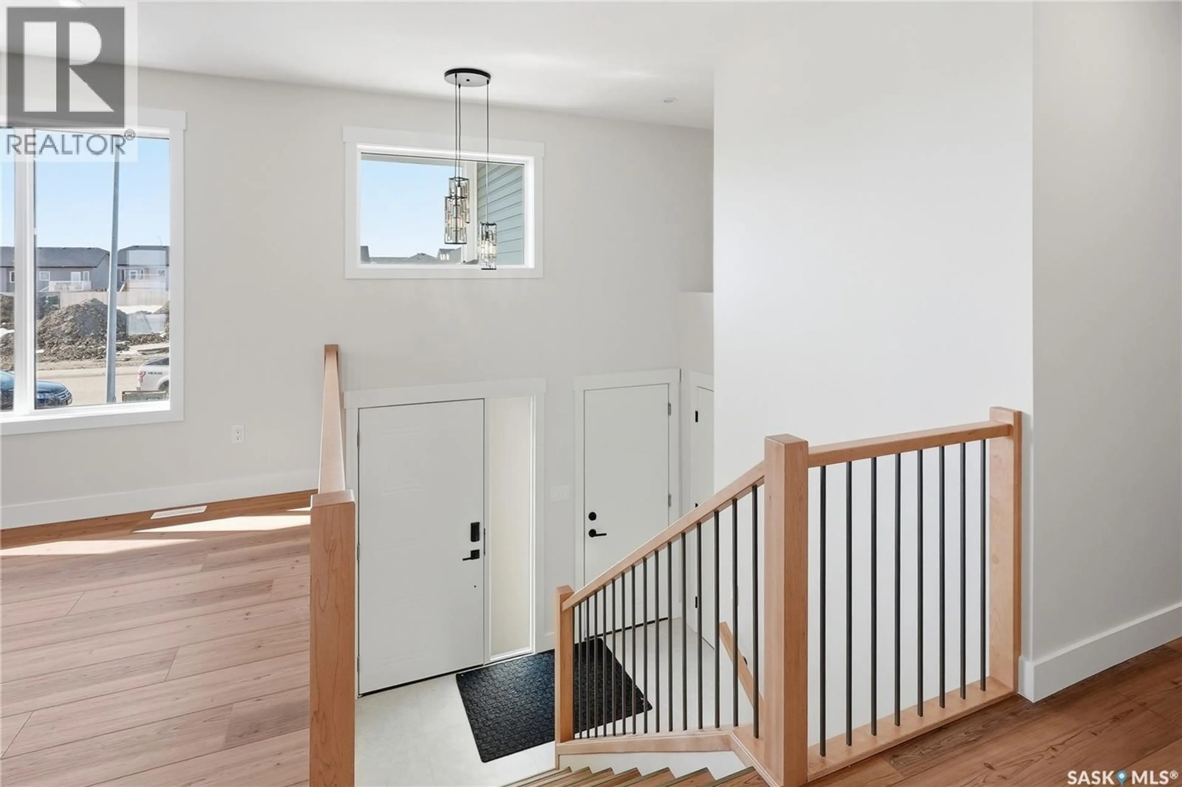 Indoor entryway for 814 BALLESTEROS CRESCENT, Warman Saskatchewan S0K4S0