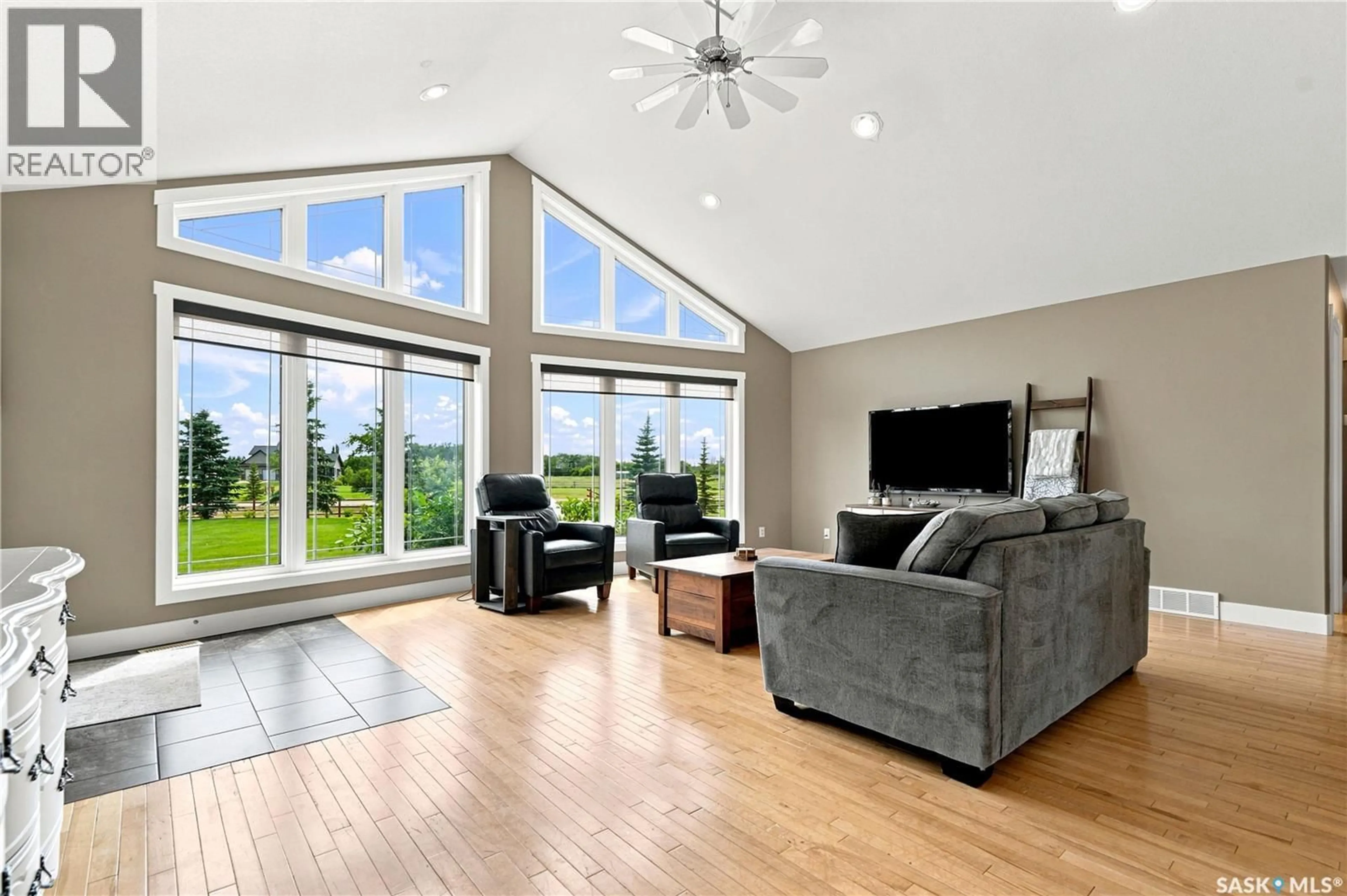Living room with furniture, unknown for 2 SOLAR ROAD, Corman Park Rm No. 344 Saskatchewan S0K4S0