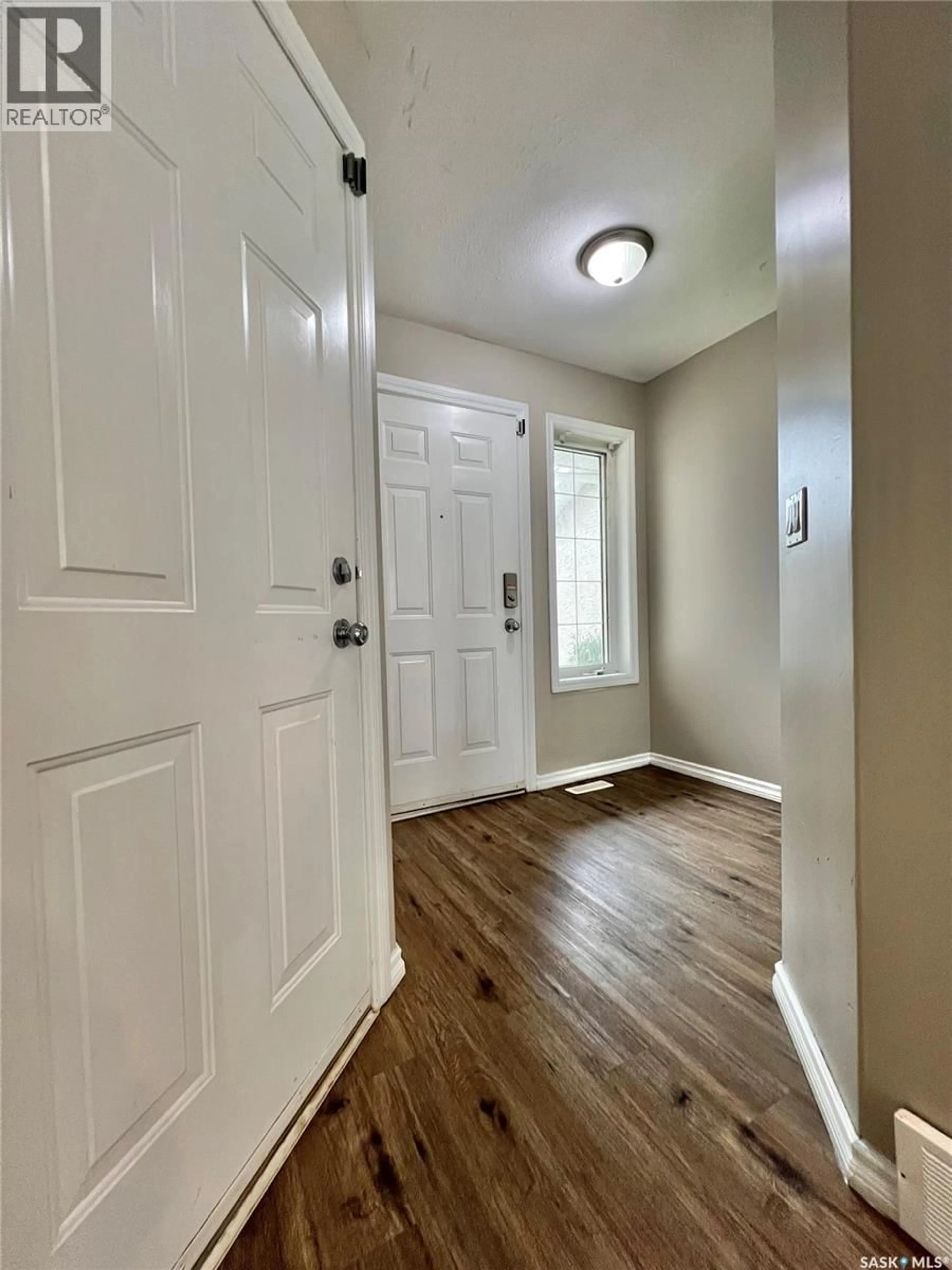 Indoor entryway for 103 - 50 BANYAN CRESCENT, Saskatoon Saskatchewan S7V1G3