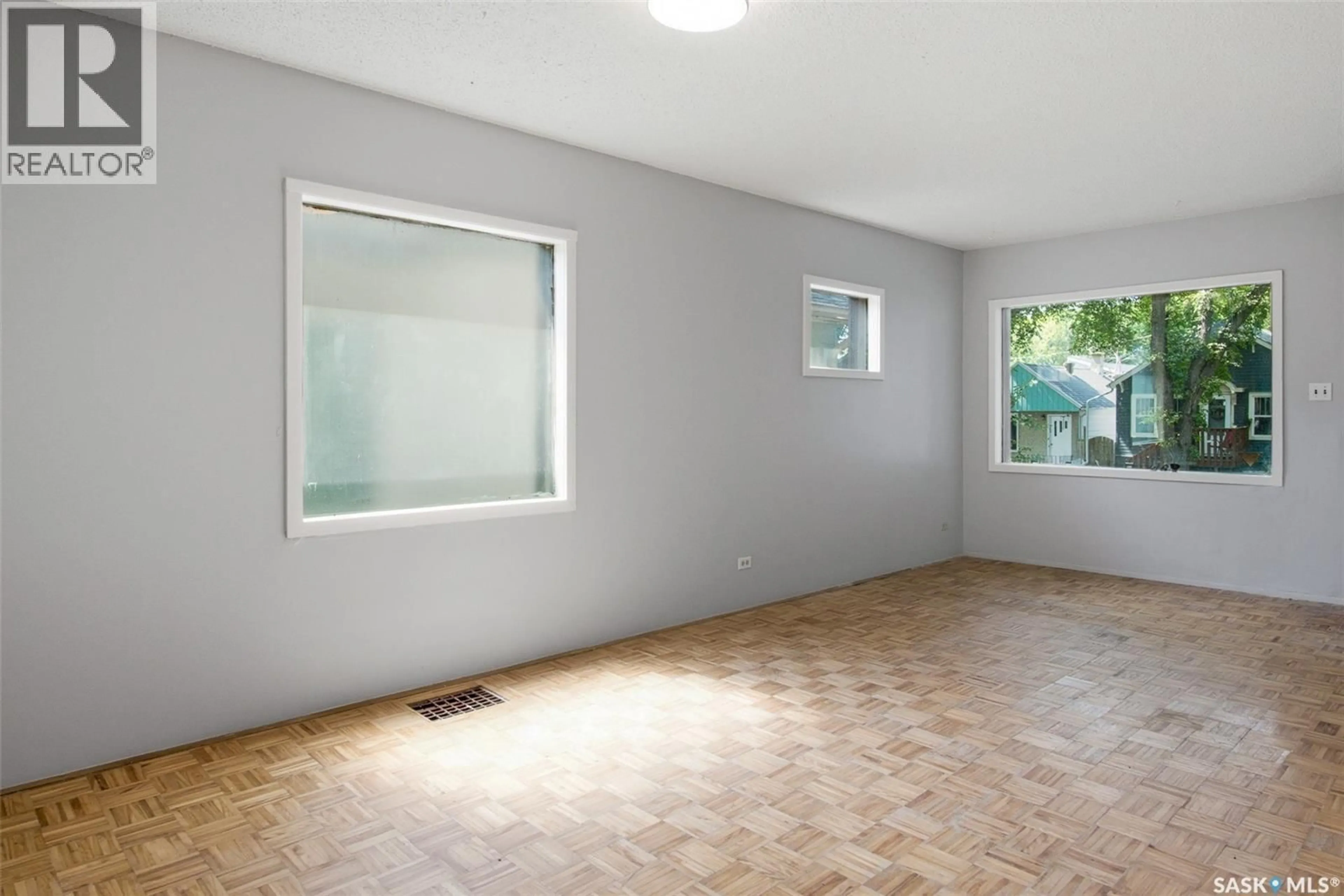 A pic of a room for 1735 QUEBEC STREET, Regina Saskatchewan S4P1J4