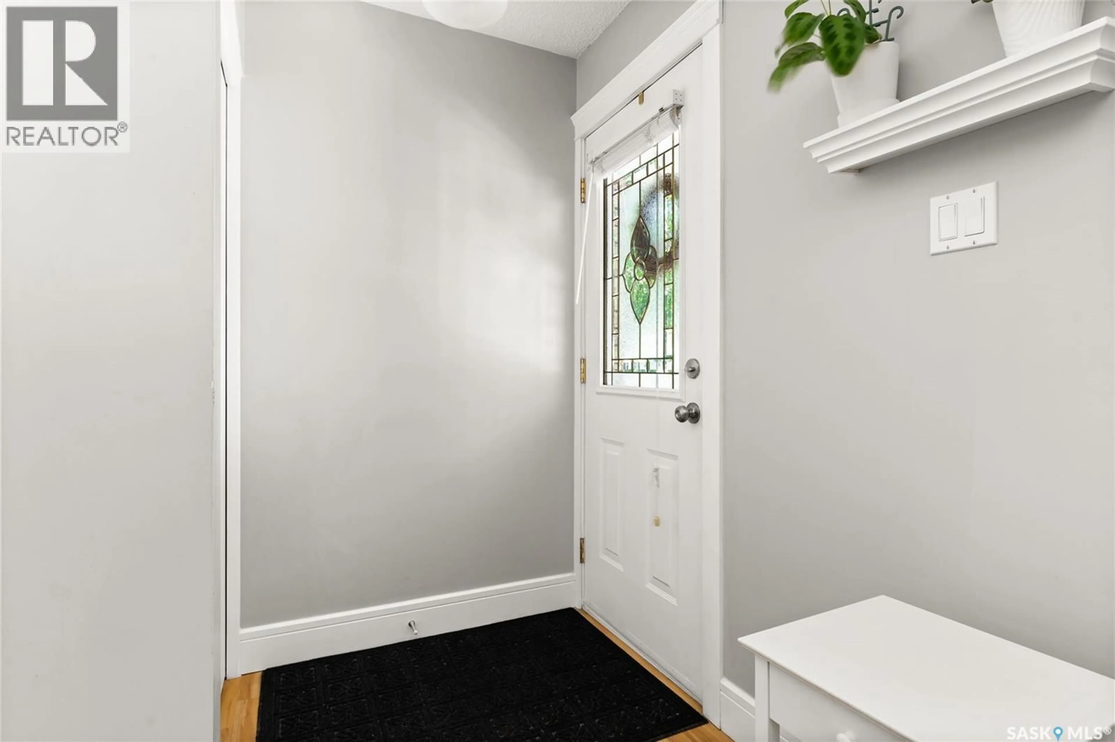 Indoor entryway for 23 PRICE CRESCENT, Regina Saskatchewan S4R6R7