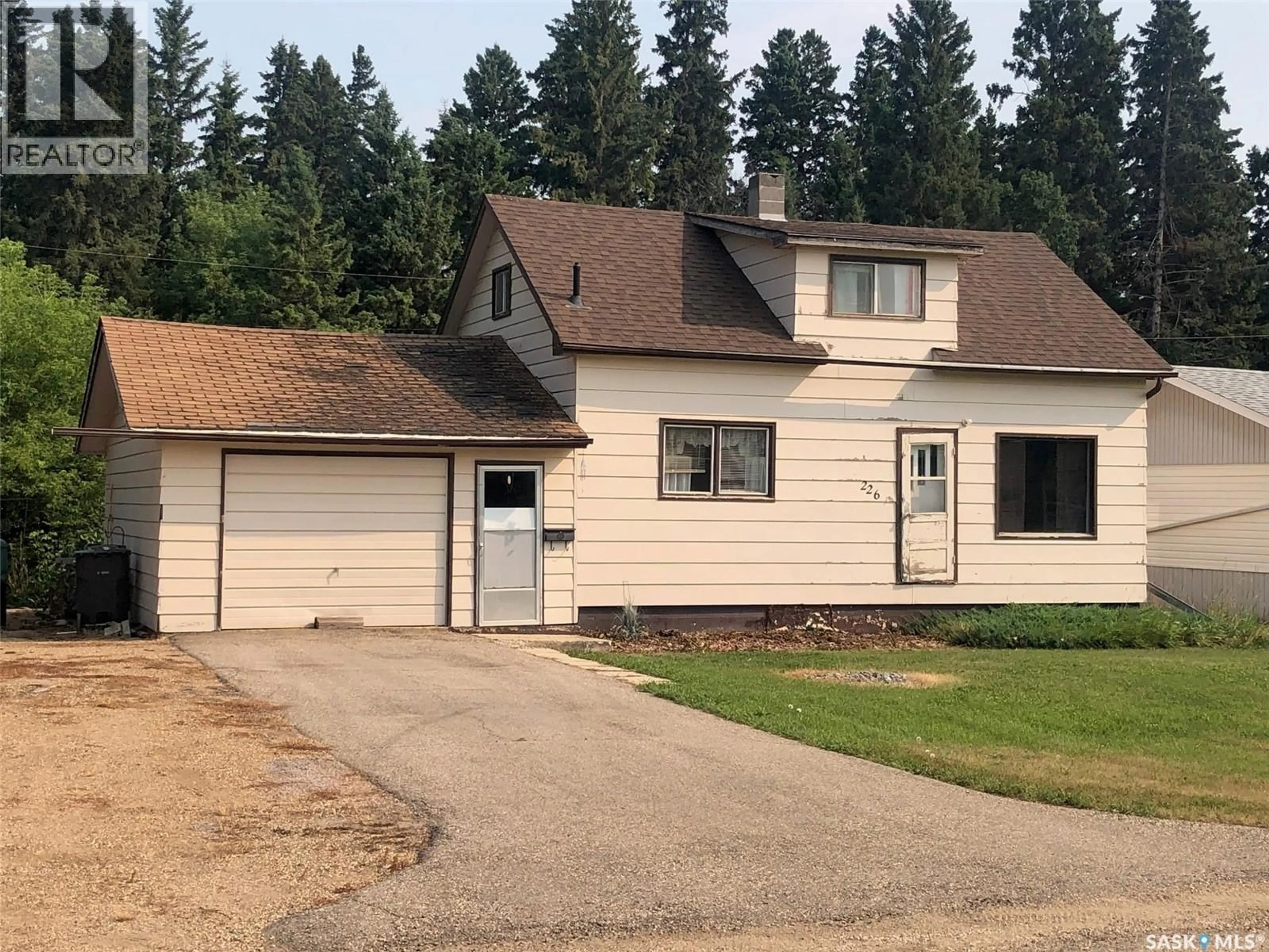 Home with vinyl exterior material, street for 226 2ND AVENUE, Norquay Saskatchewan S0A2V0