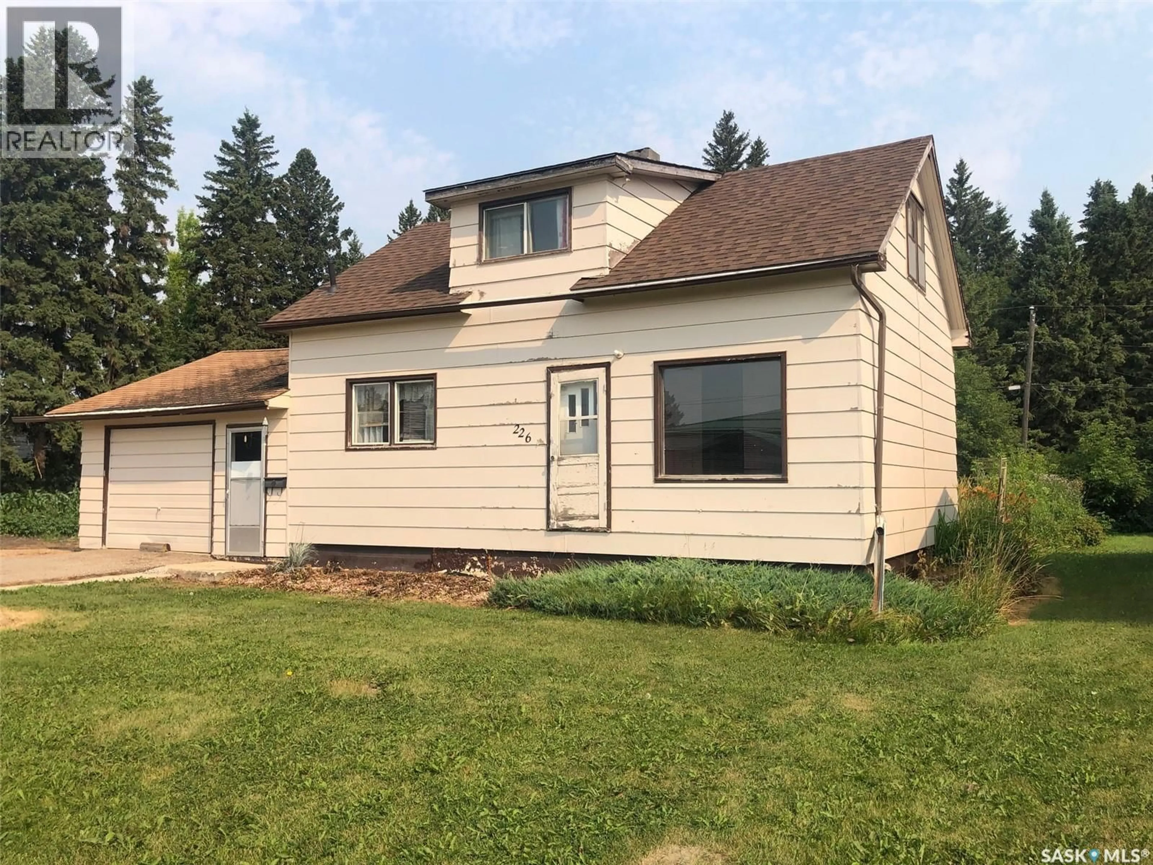 Home with vinyl exterior material, building for 226 2ND AVENUE, Norquay Saskatchewan S0A2V0