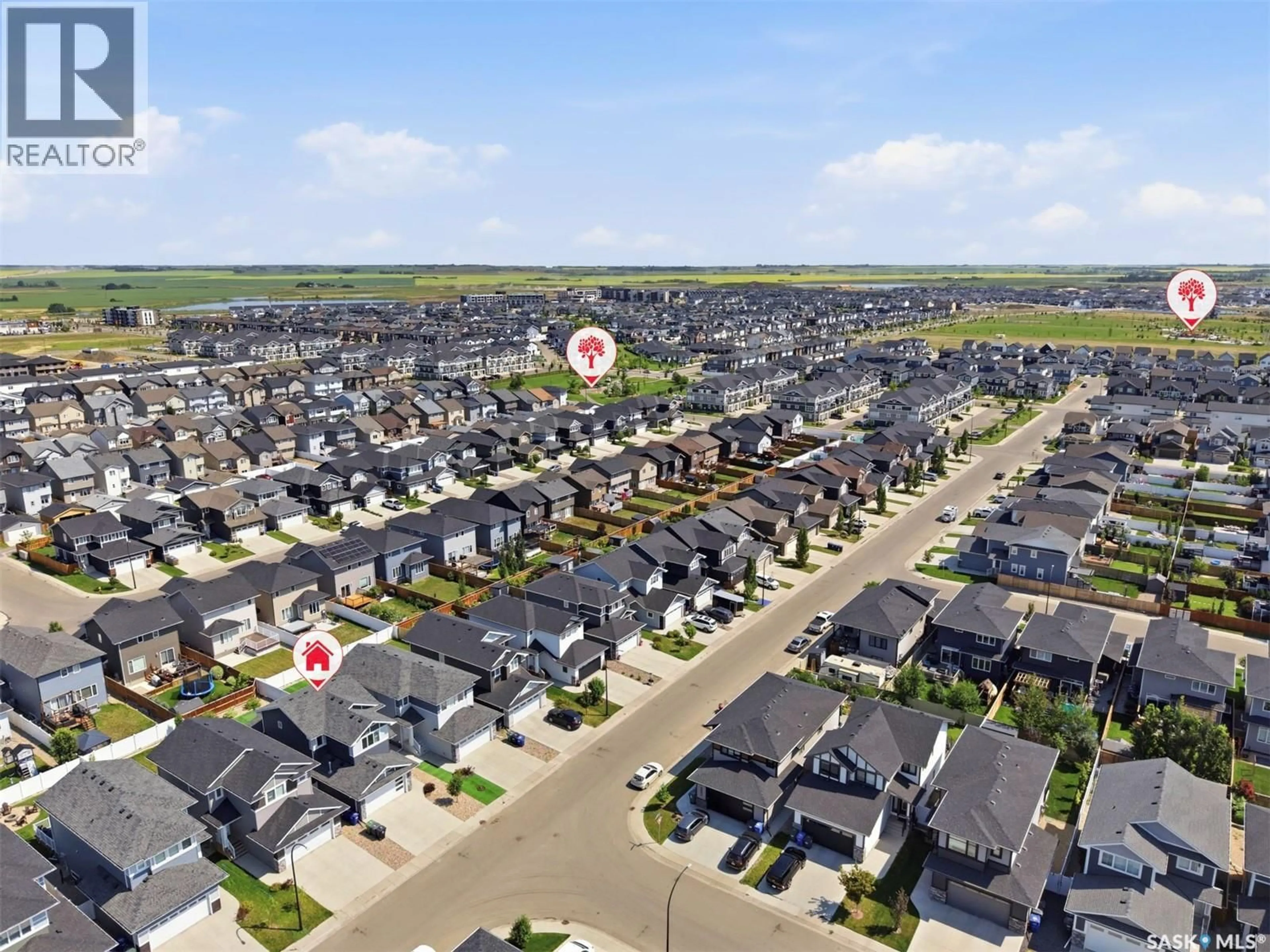 A pic from outside/outdoor area/front of a property/back of a property/a pic from drone, street for 377 GERMAIN MANOR, Saskatoon Saskatchewan S7V0V1