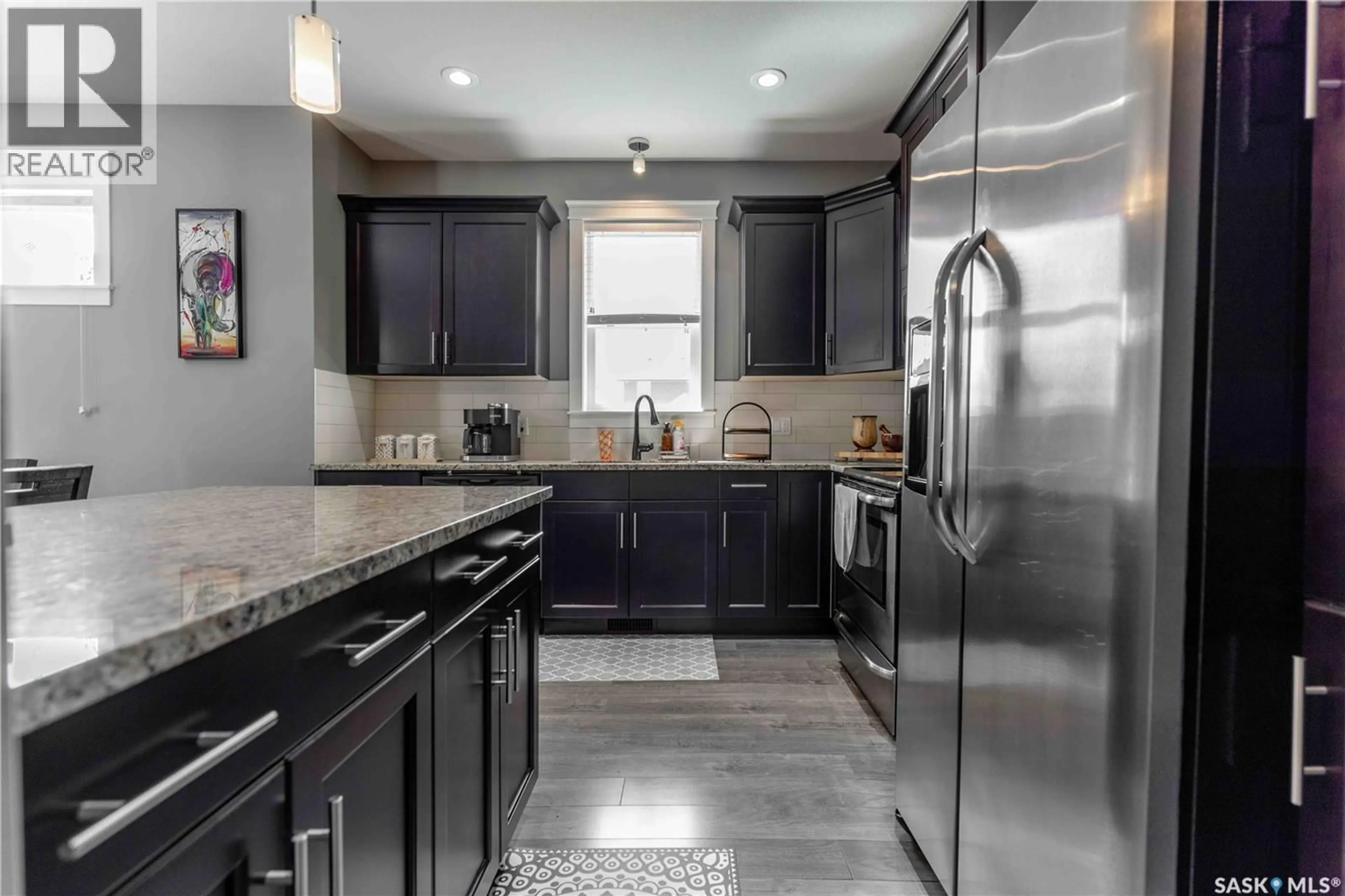 Contemporary kitchen, ceramic/tile floor for 26 425 LANGER PLACE, Warman Saskatchewan S0K4S1