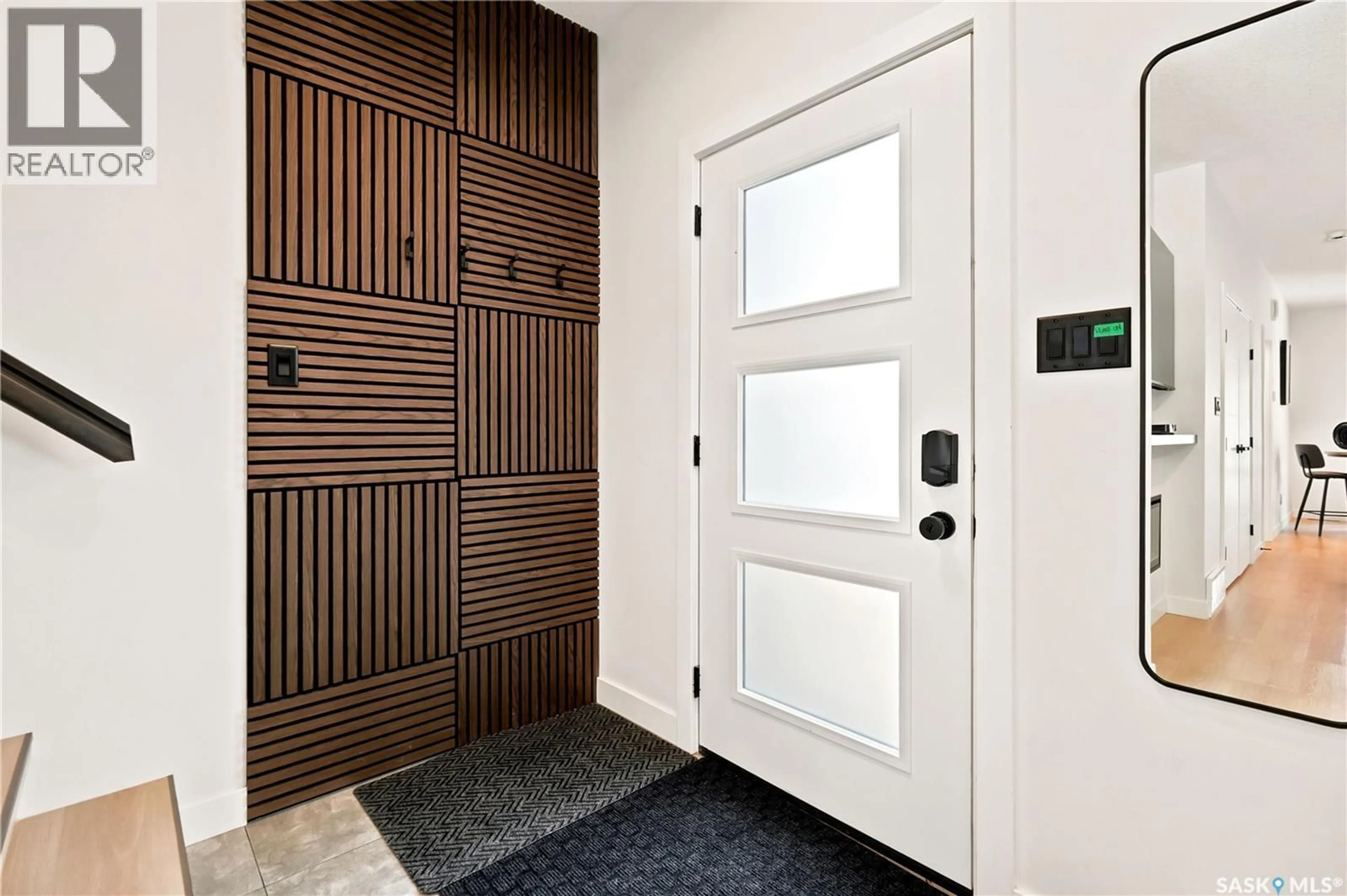 Indoor entryway for 2023 EDWARD STREET, Regina Saskatchewan S4T4N3