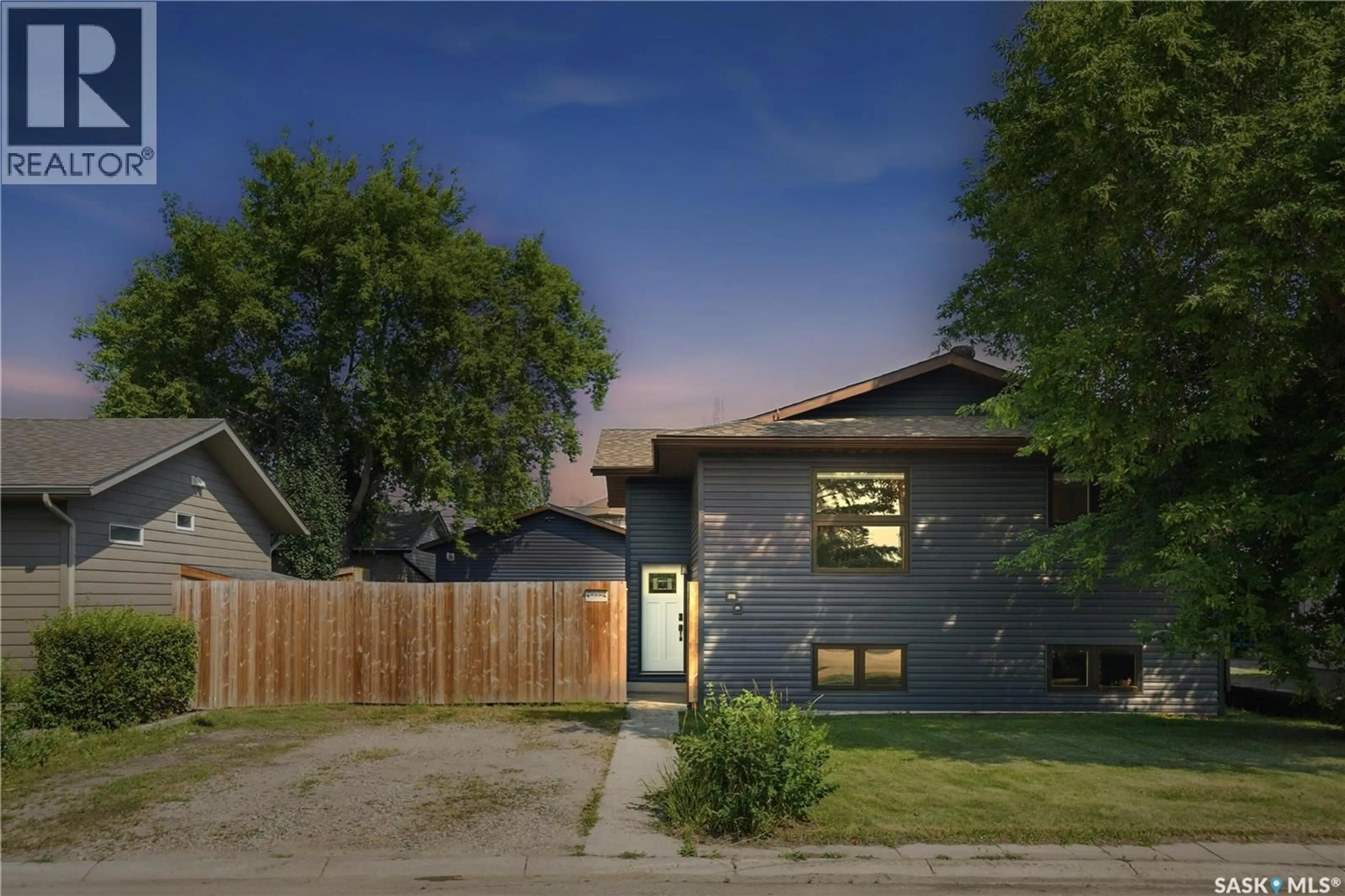 Home with brick exterior material, street for 566 KLASSEN CRESCENT, Martensville Saskatchewan S0K2T2