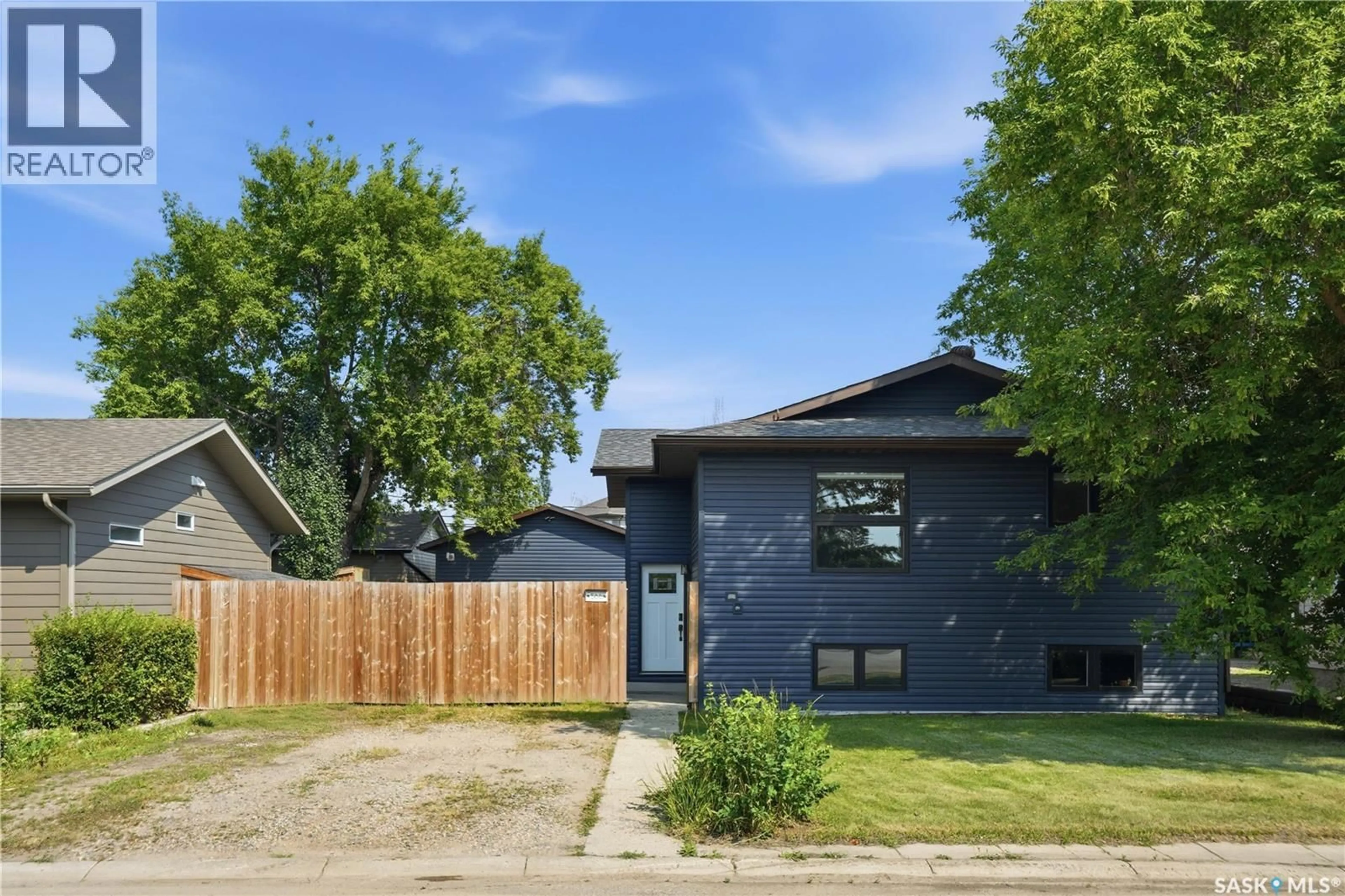 Home with brick exterior material, street for 566 KLASSEN CRESCENT, Martensville Saskatchewan S0K2T2