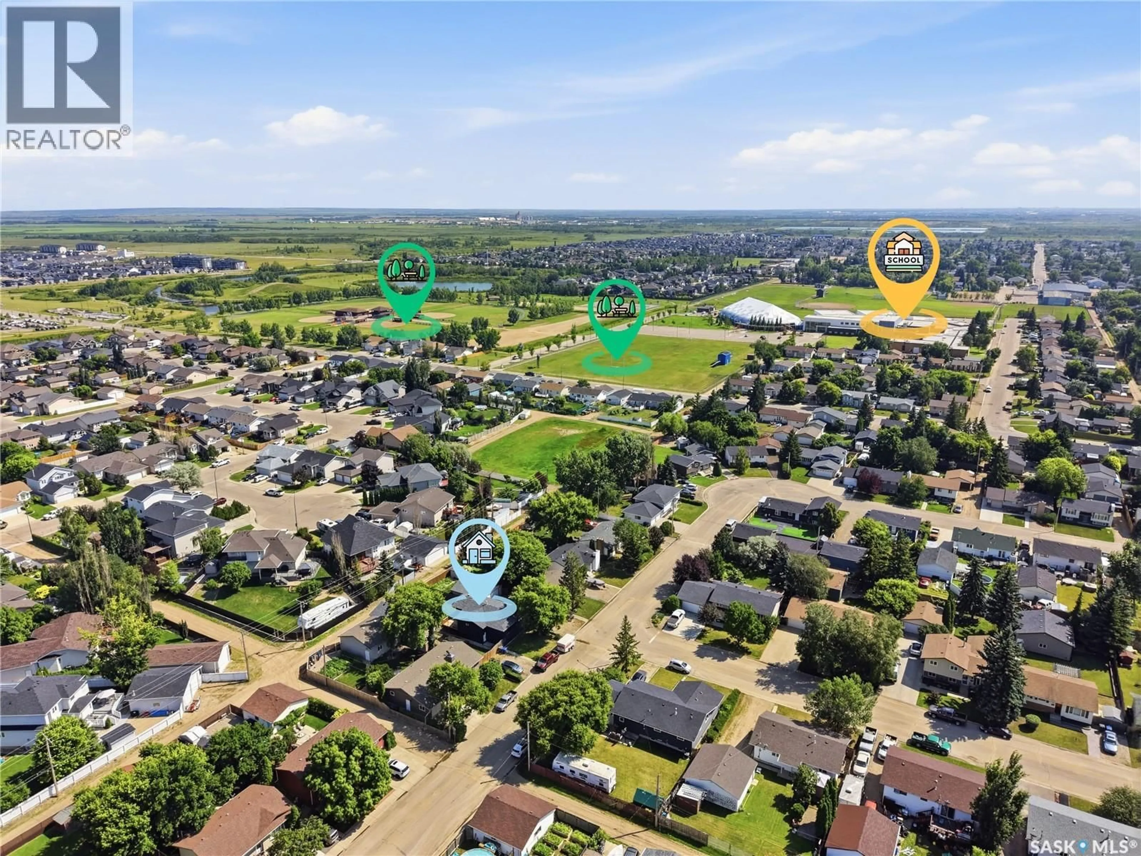 A pic from outside/outdoor area/front of a property/back of a property/a pic from drone, street for 566 KLASSEN CRESCENT, Martensville Saskatchewan S0K2T2
