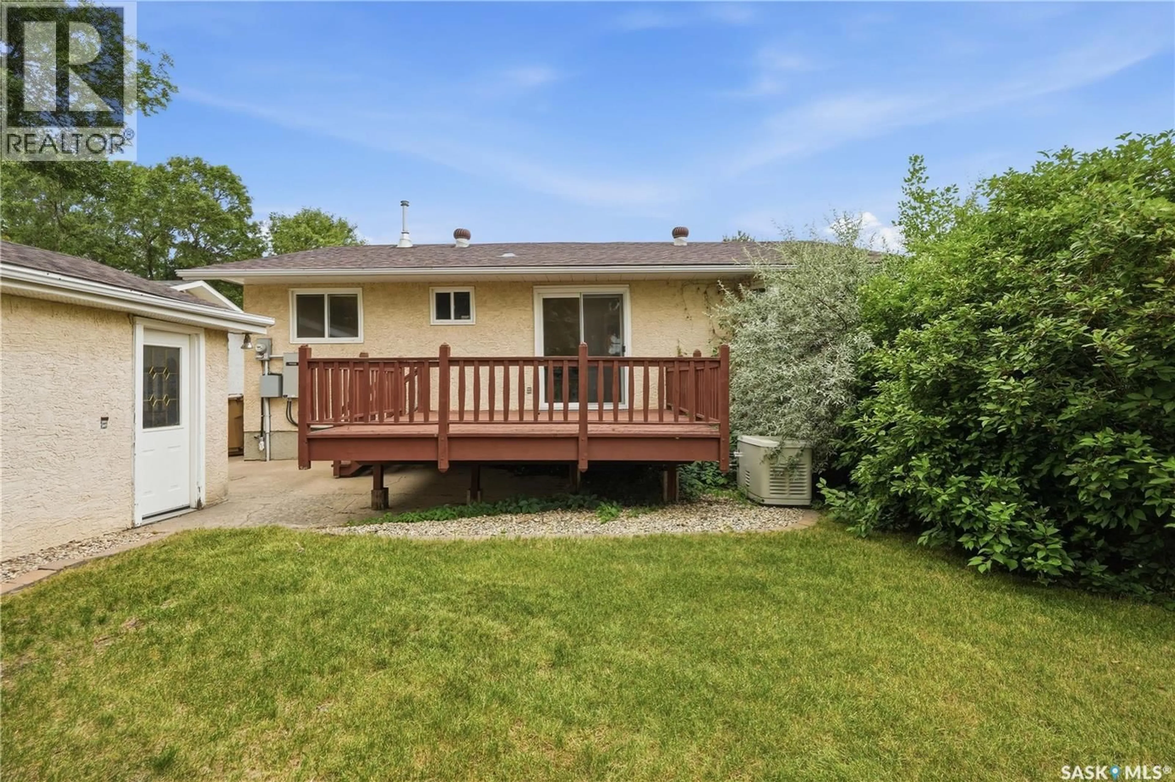 Patio, unknown for 19 THOMSON AVENUE, Regina Saskatchewan S4N0K1
