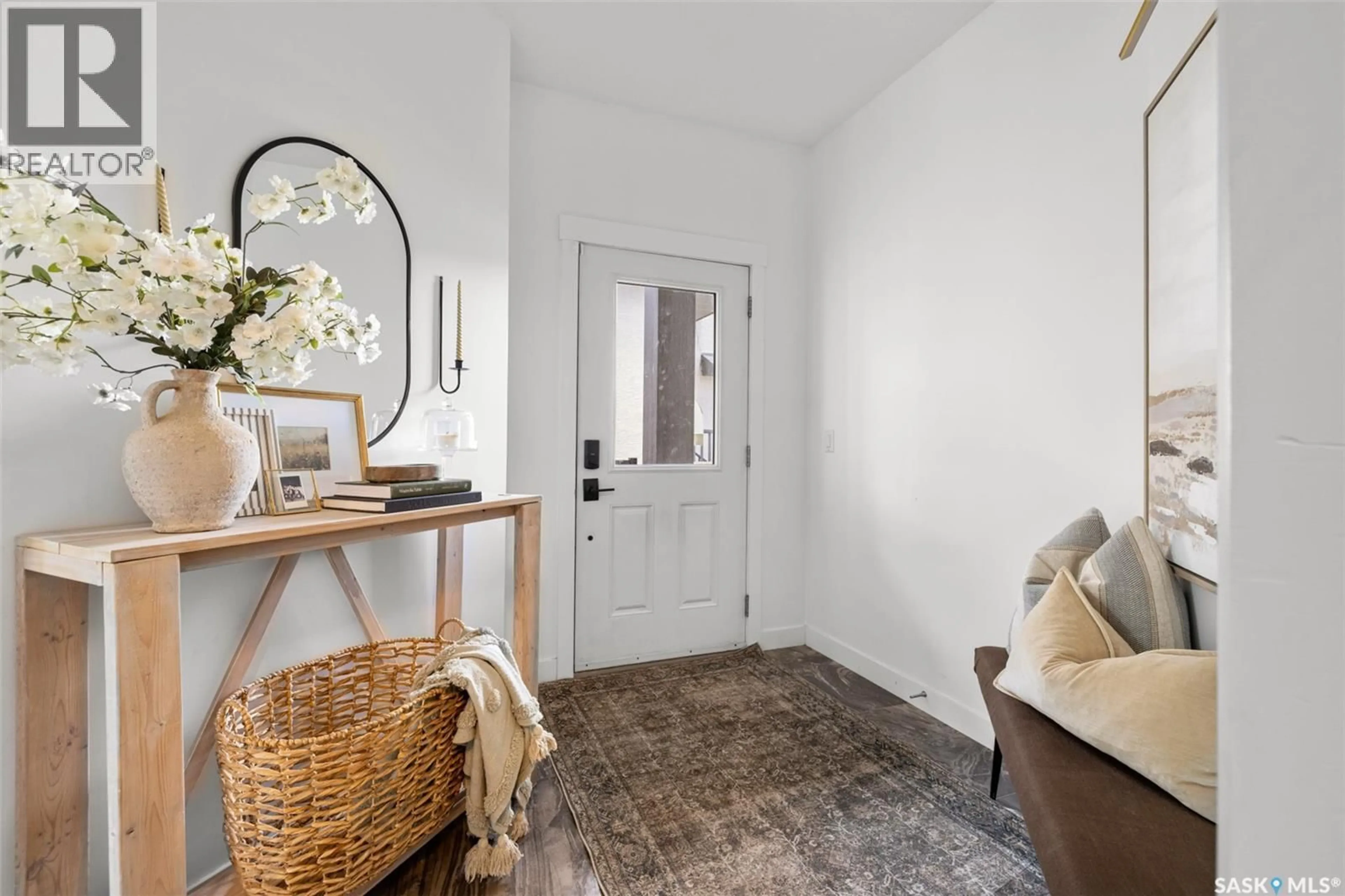 Indoor entryway for 5196 AVIATOR CRESCENT, Regina Saskatchewan S4W0G5