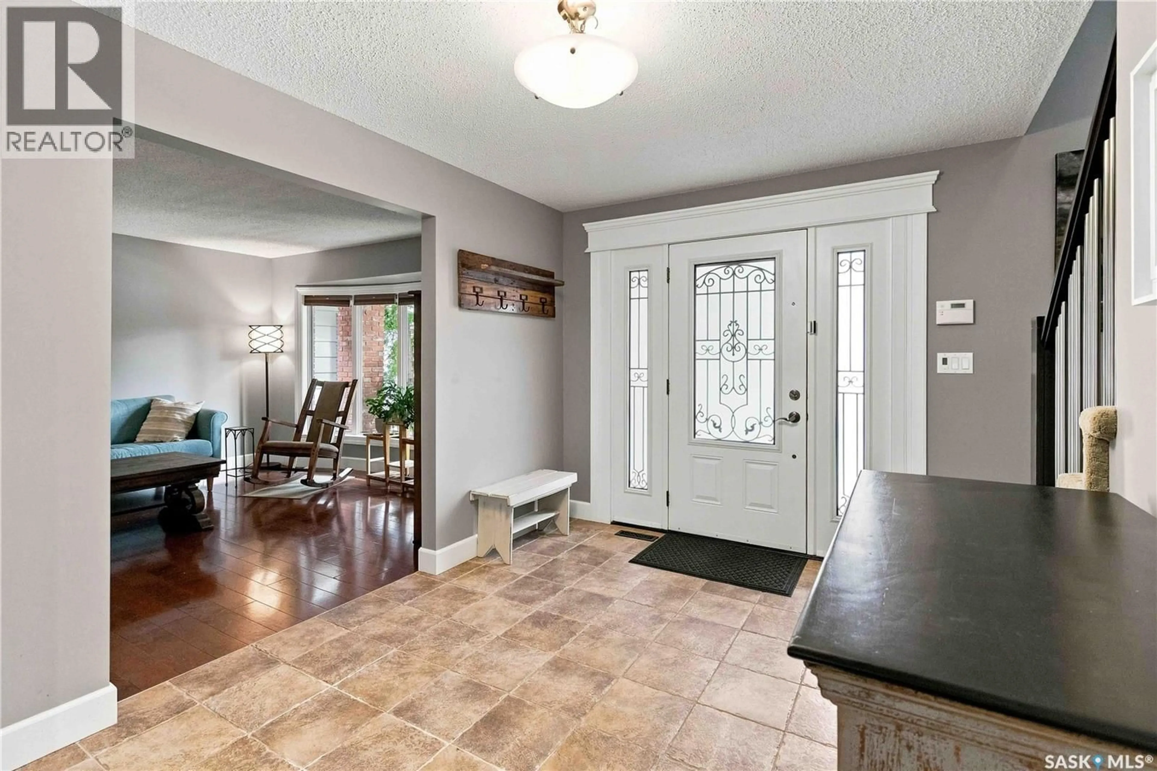 Indoor entryway for 515 EMERALD PLACE, Saskatoon Saskatchewan S7J4E4