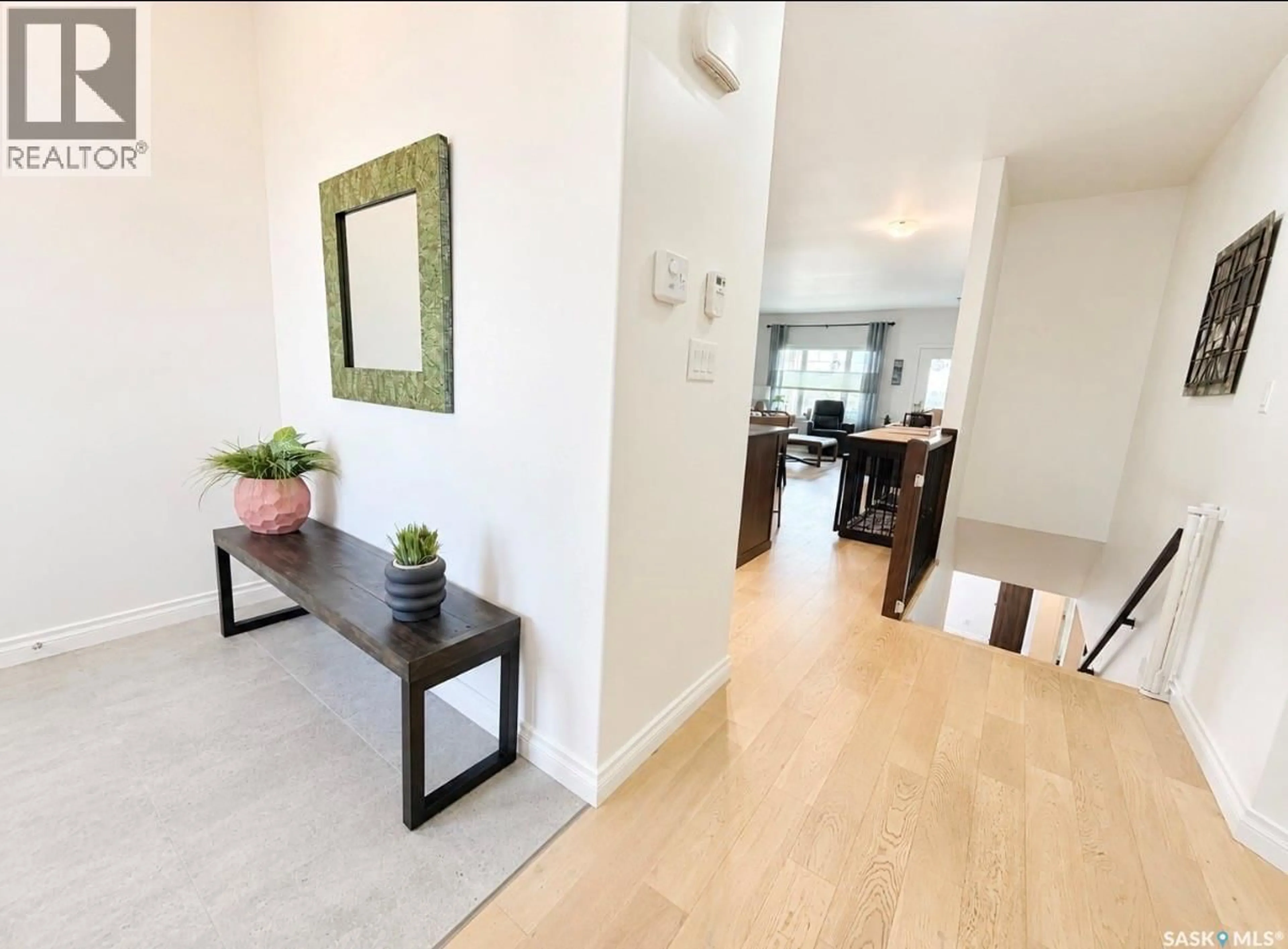 Indoor entryway for 533 - 34 4TH AVENUE NE, Swift Current Saskatchewan S9H2J9