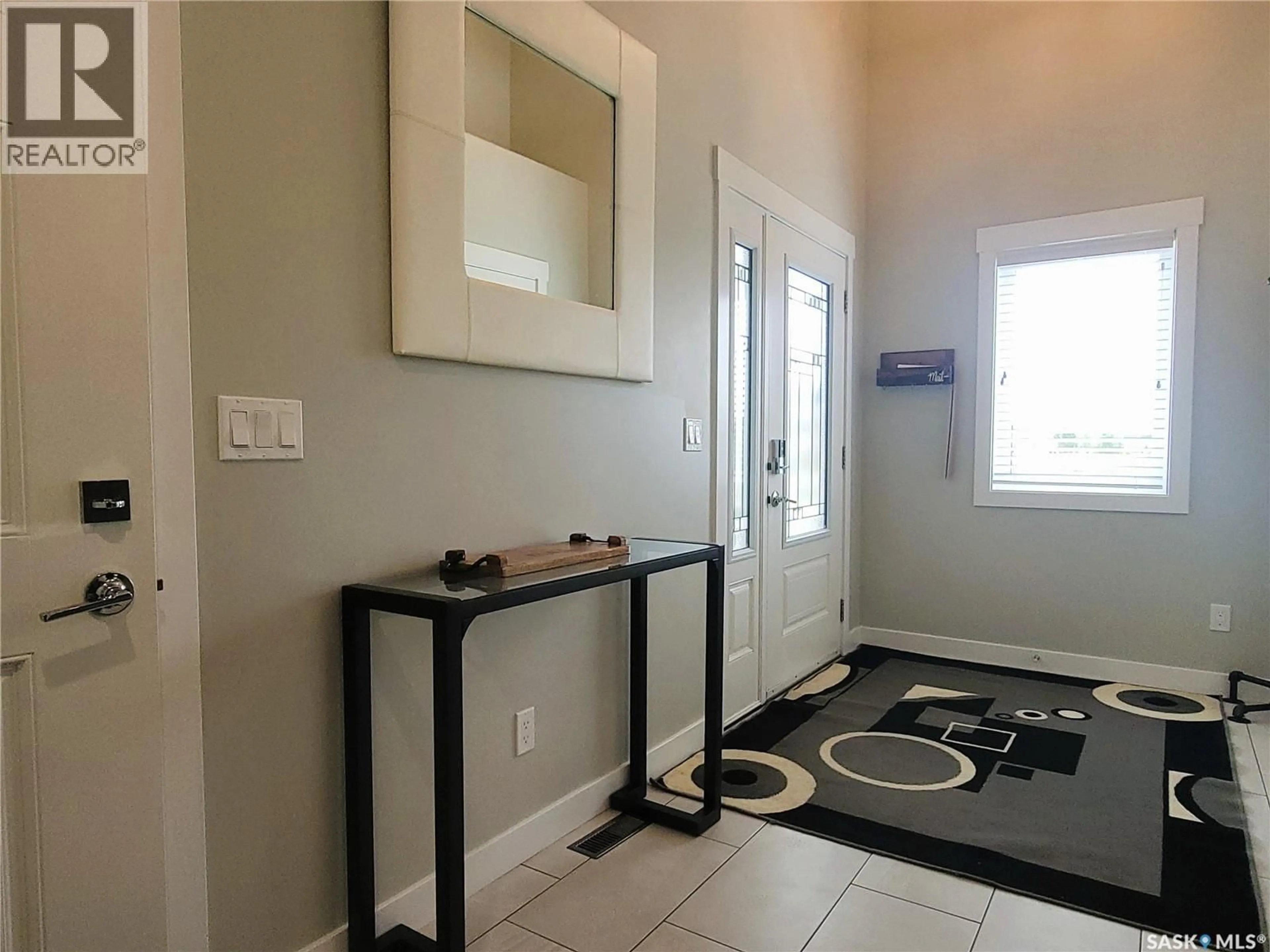 Indoor entryway for 626 KINLOCH CRESCENT, Saskatoon Saskatchewan S7M5X2