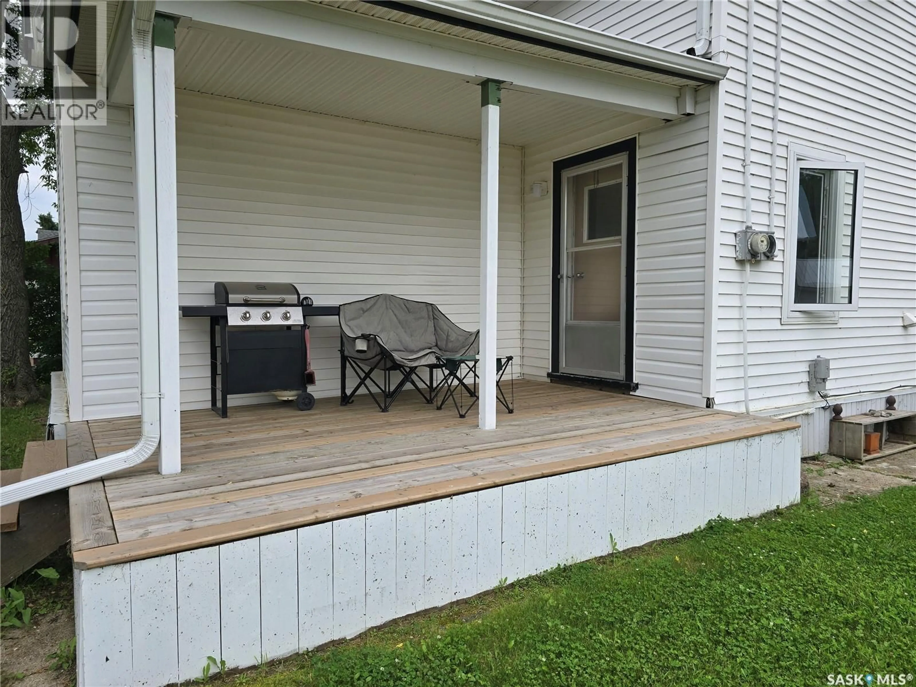 Patio, street for 328 6TH AVENUE, Broadview Saskatchewan S0G0K0
