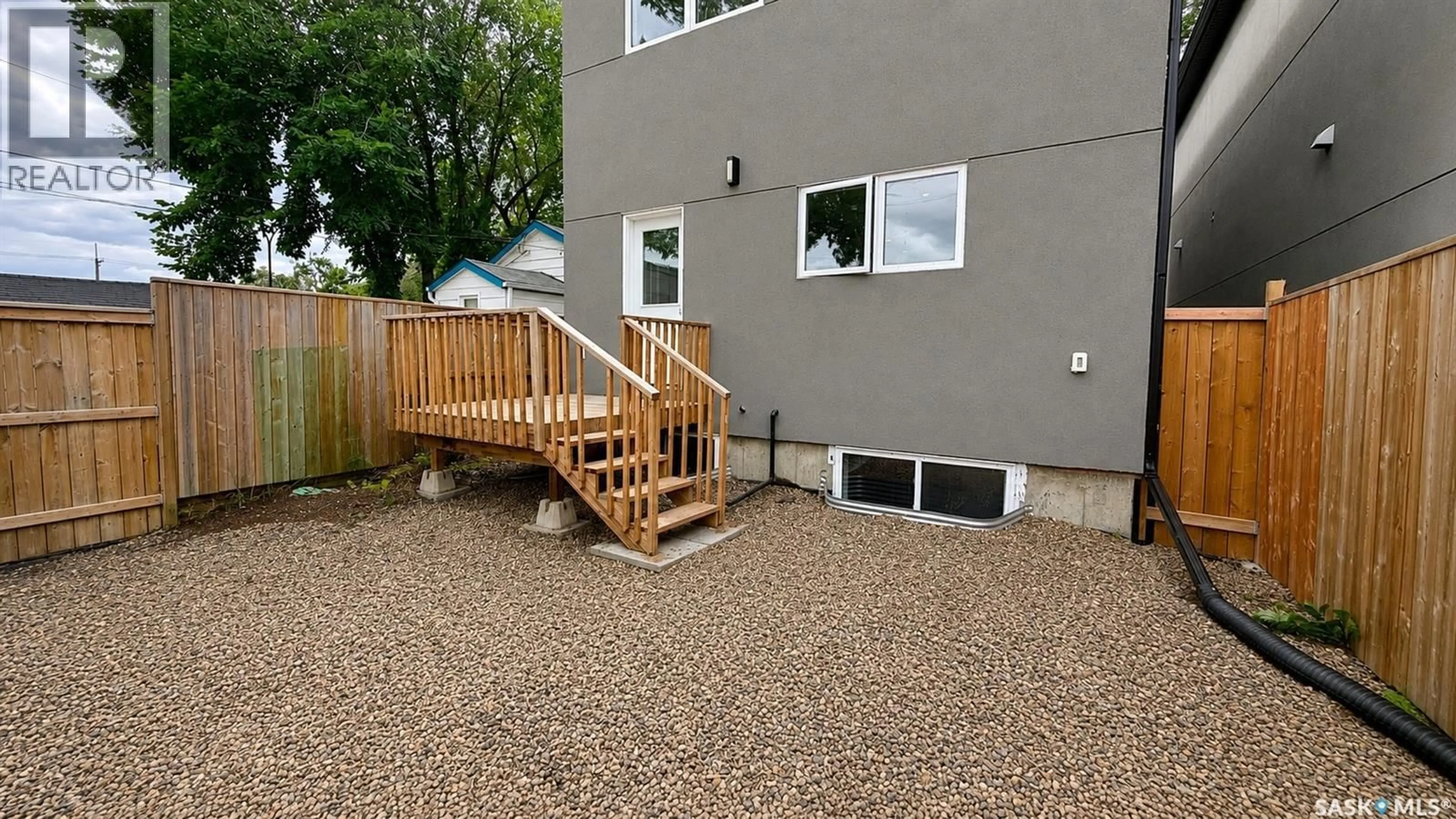 Patio, street for 1220 D AVENUE, Saskatoon Saskatchewan S7L1P1