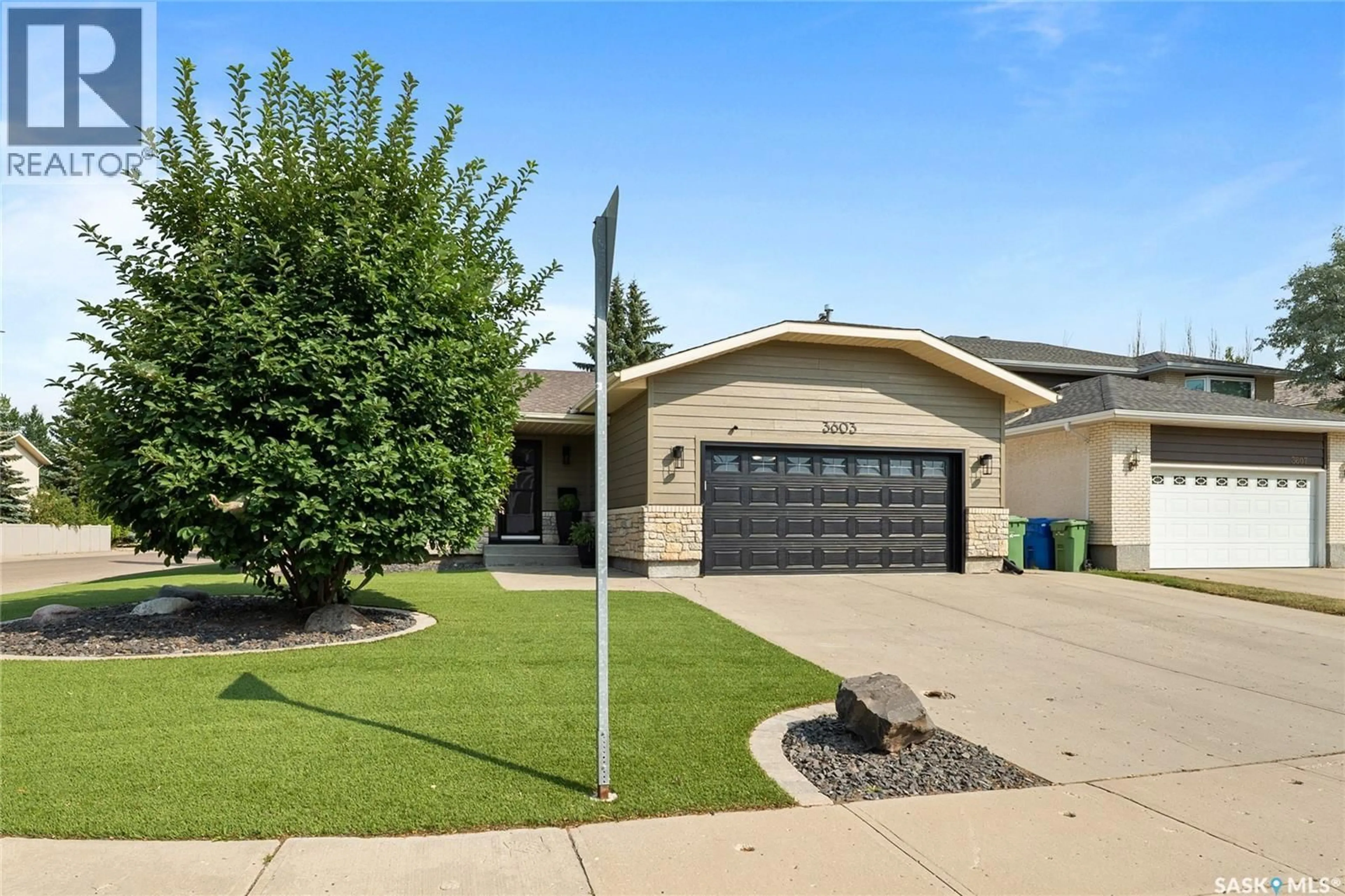 Home with vinyl exterior material, street for 3603 SELINGER CRESCENT, Regina Saskatchewan S4V2H7